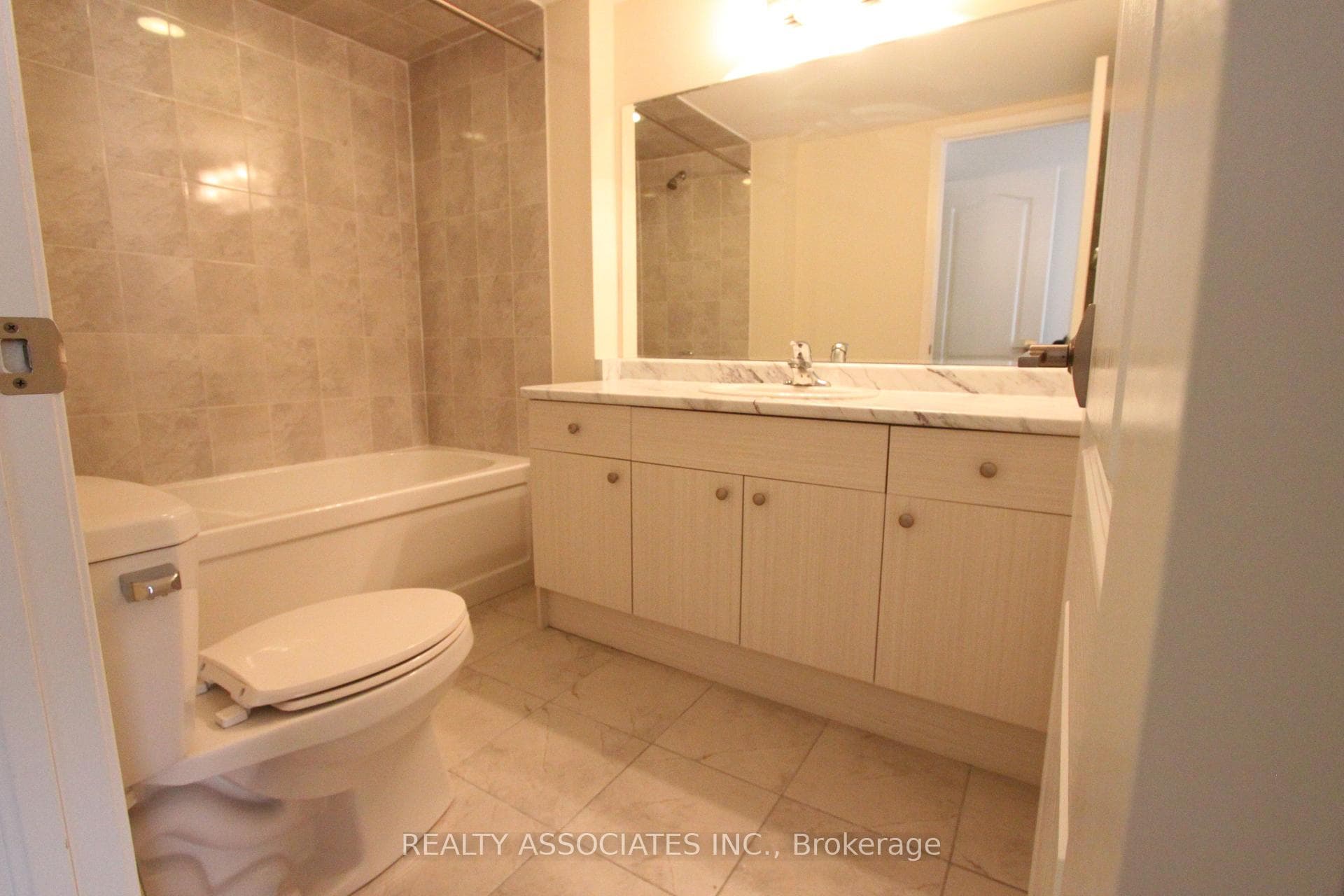 15 Heron Park Place Unit 15 photo 7