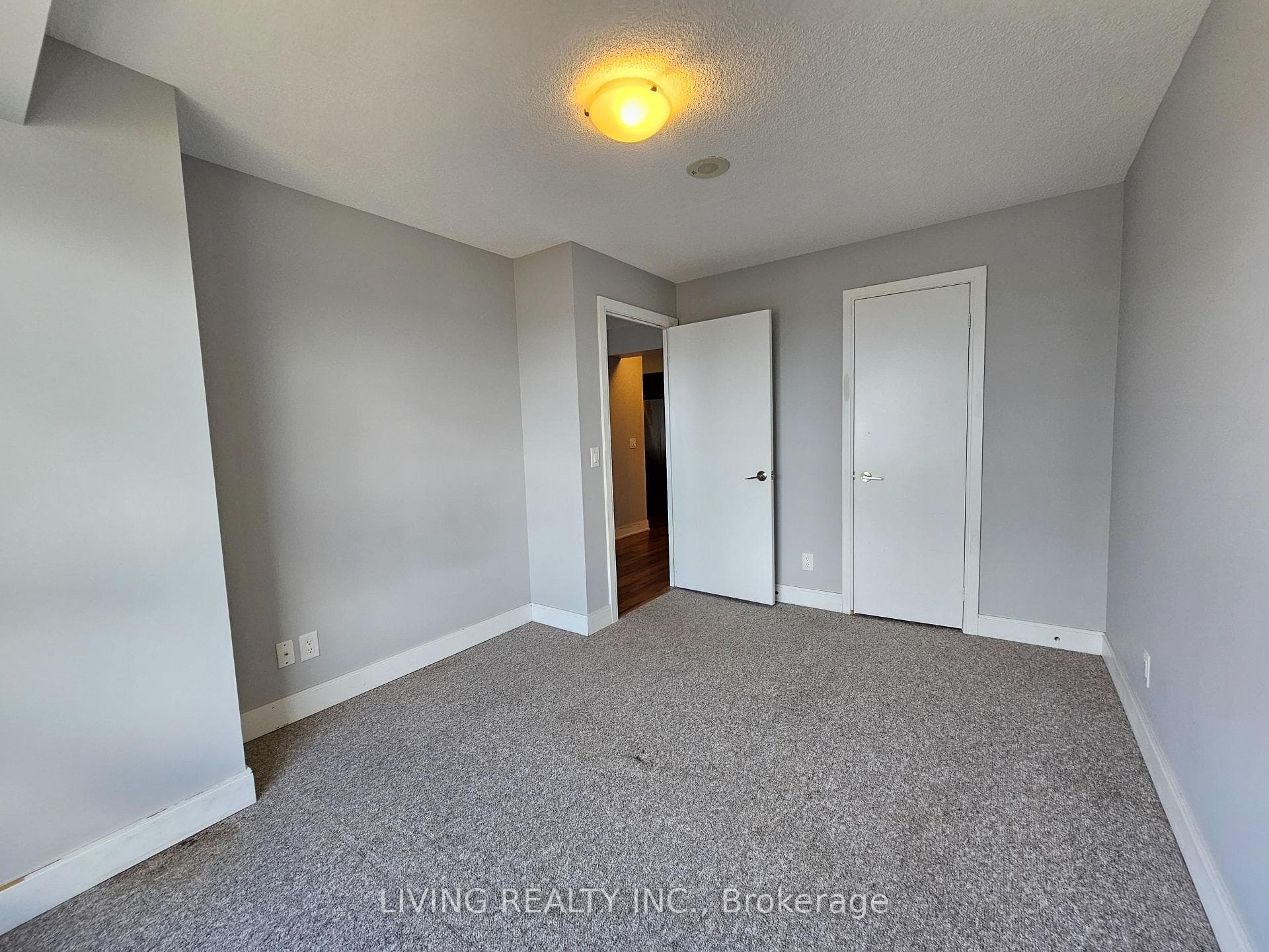 125 Village Green Square Unit 1707 photo 11
