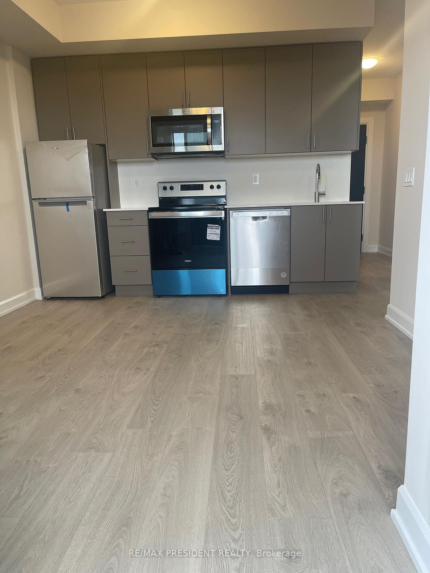 3220 William Coltson Avenue Unit 903 photo 3