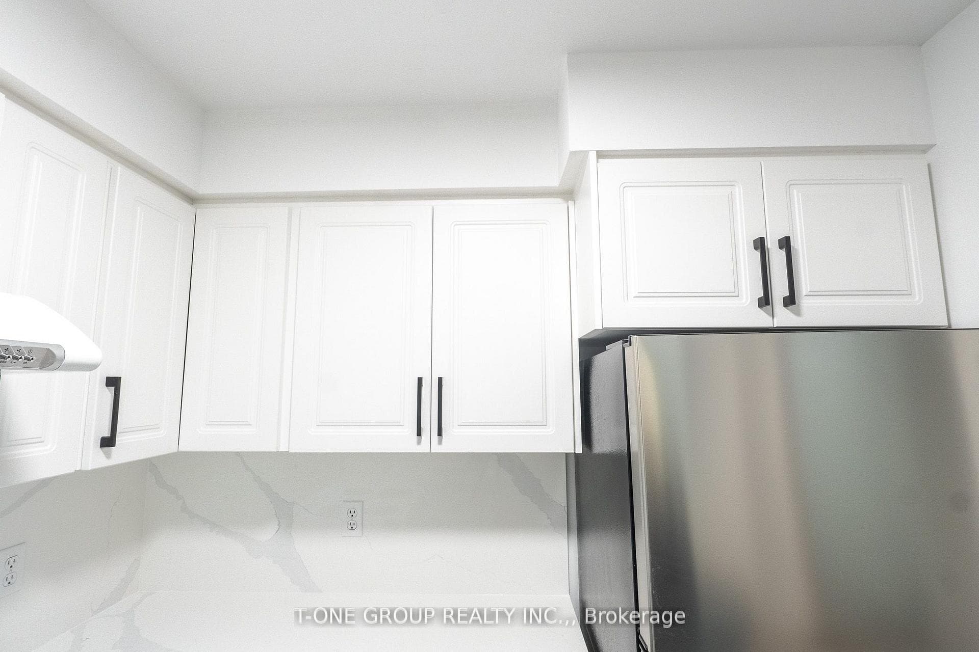 29 Pemberton Avenue Unit 605 photo 8