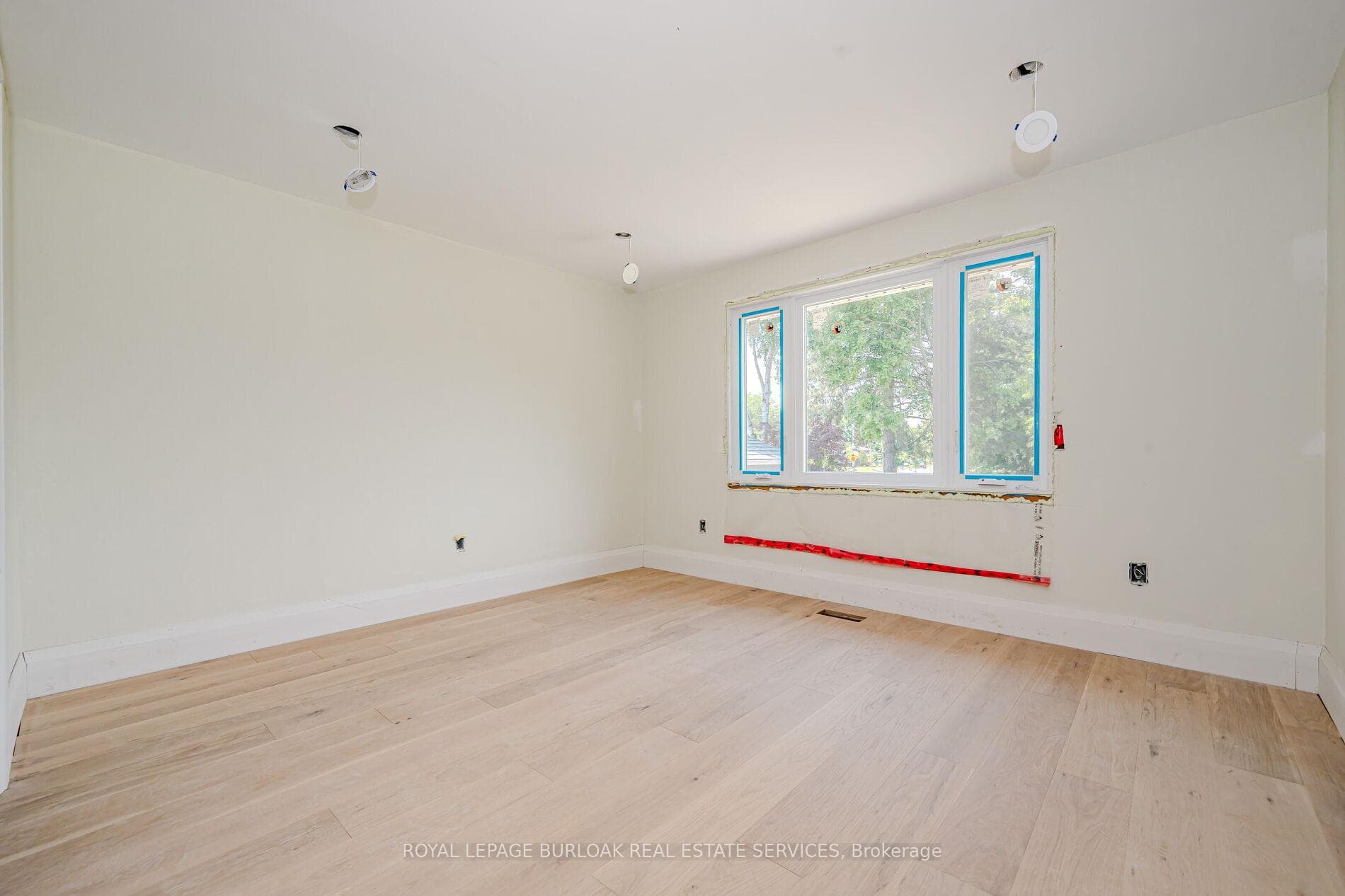 640 Dynes Road photo 20