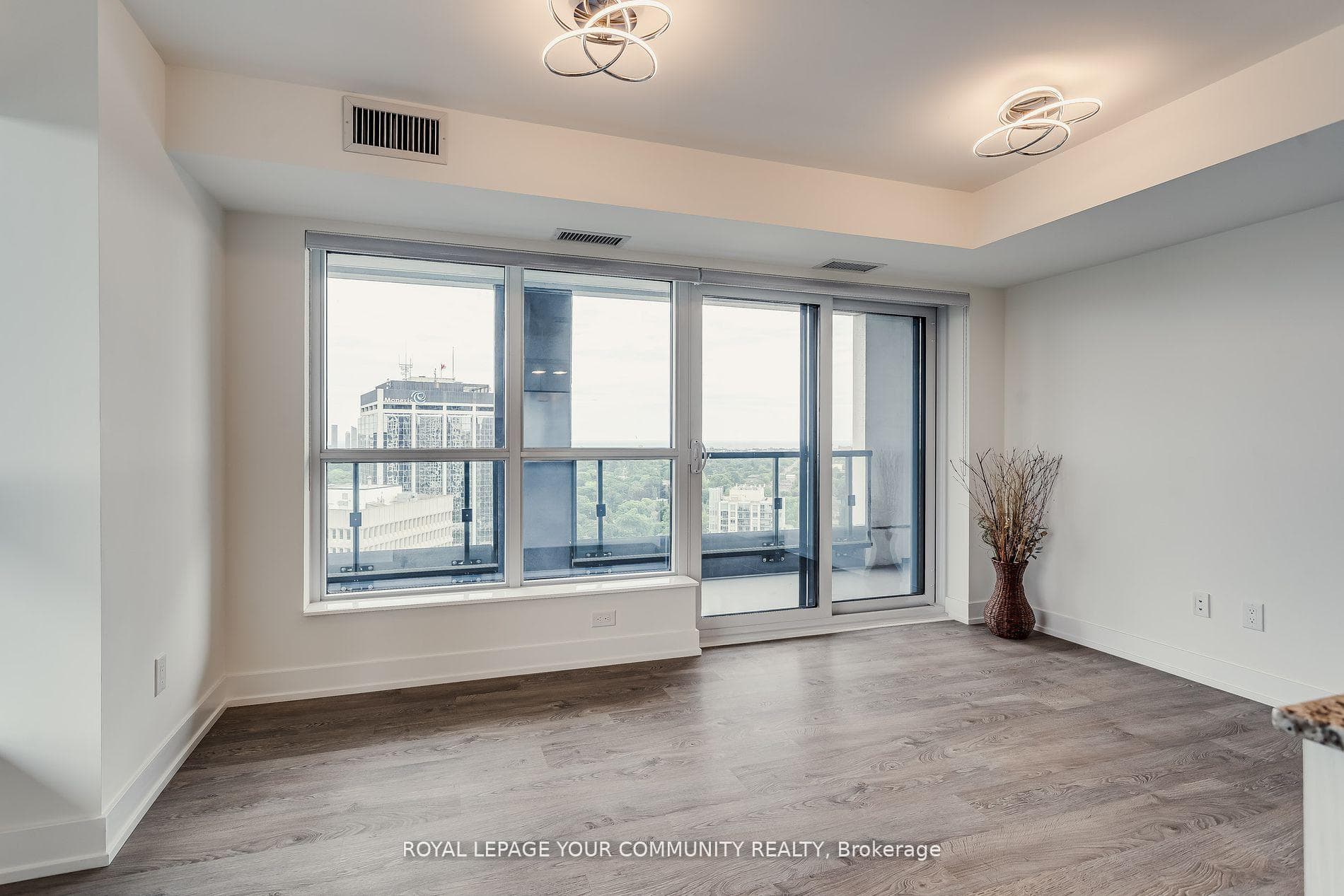 5 Mabelle Avenue Unit 2128 photo 11