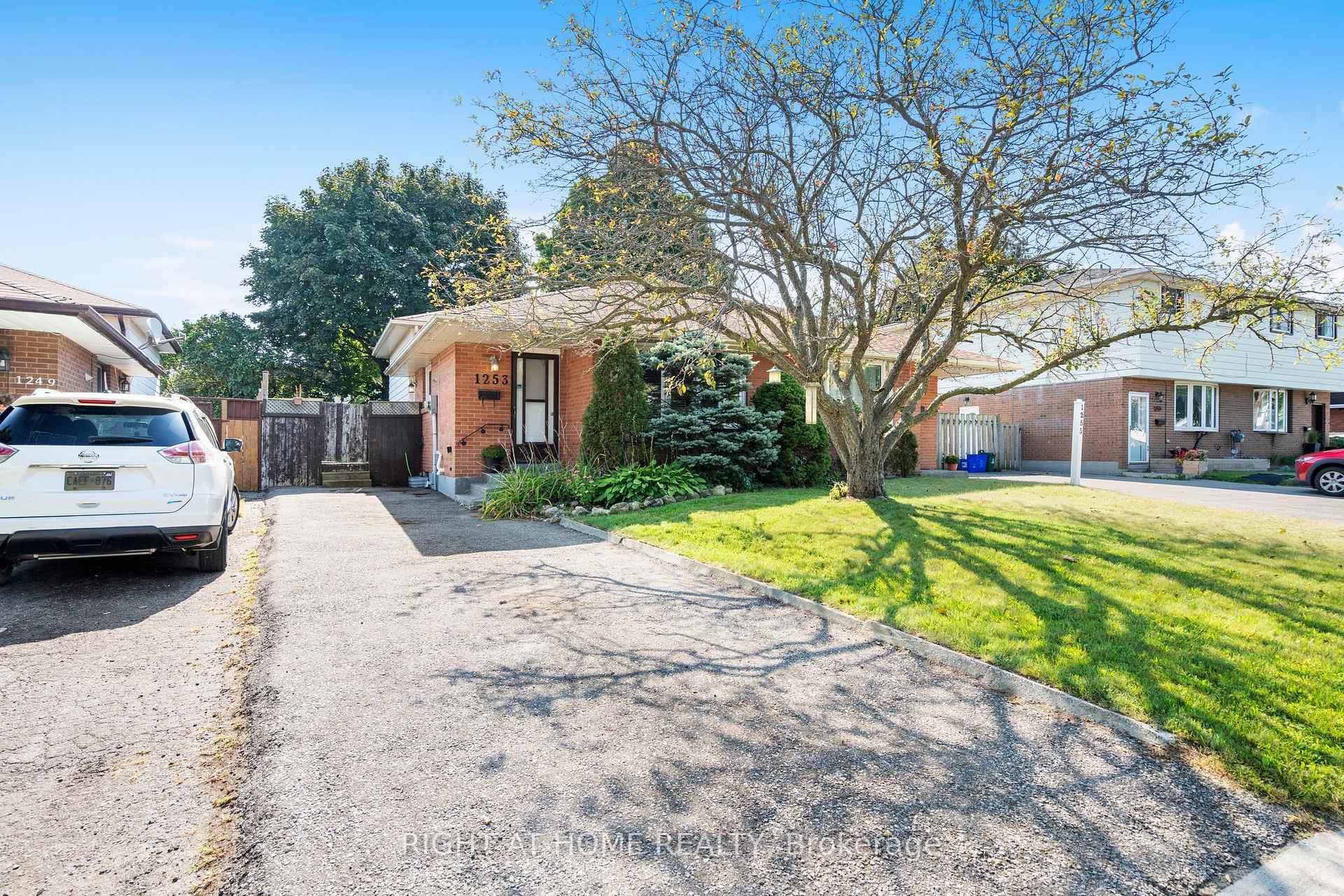1253 Oxford Street photo 1