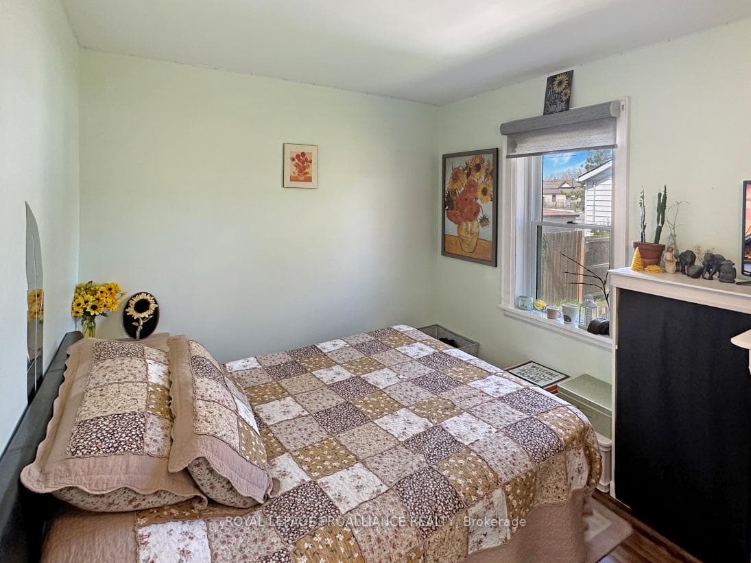 98 Karl Street photo 12