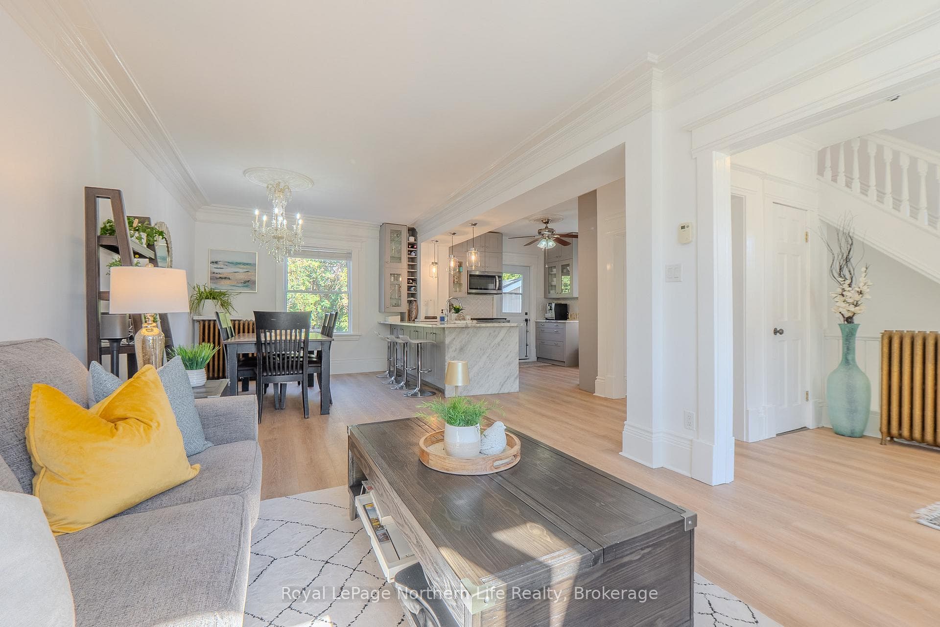 712 Jane Street photo 8