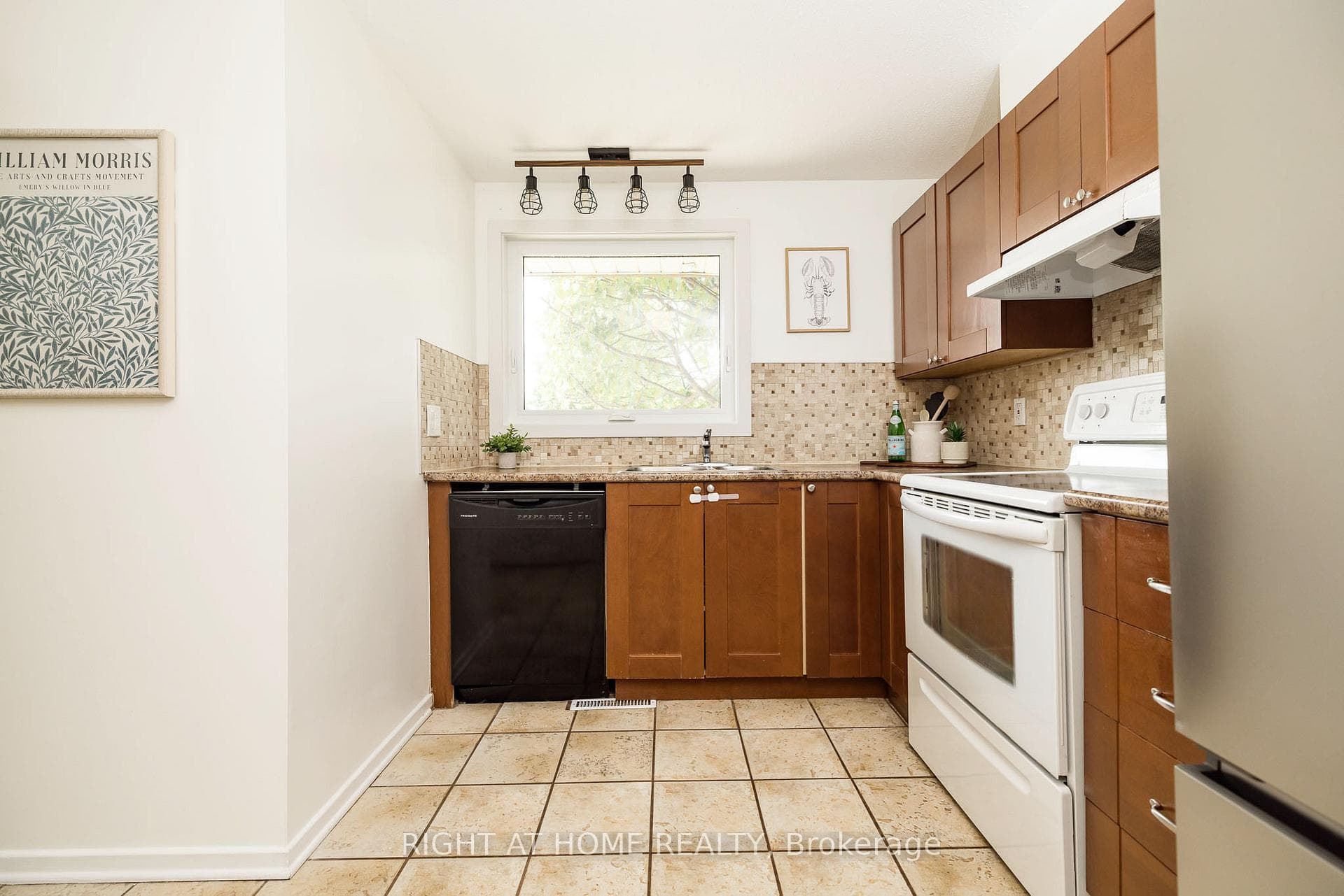 30 Berkshire Way photo 13