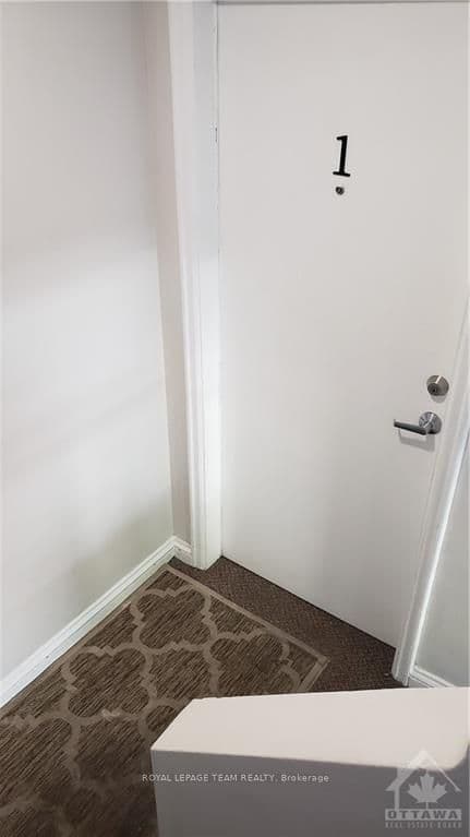 646 CHURCHILL Avenue Unit 1 photo 21