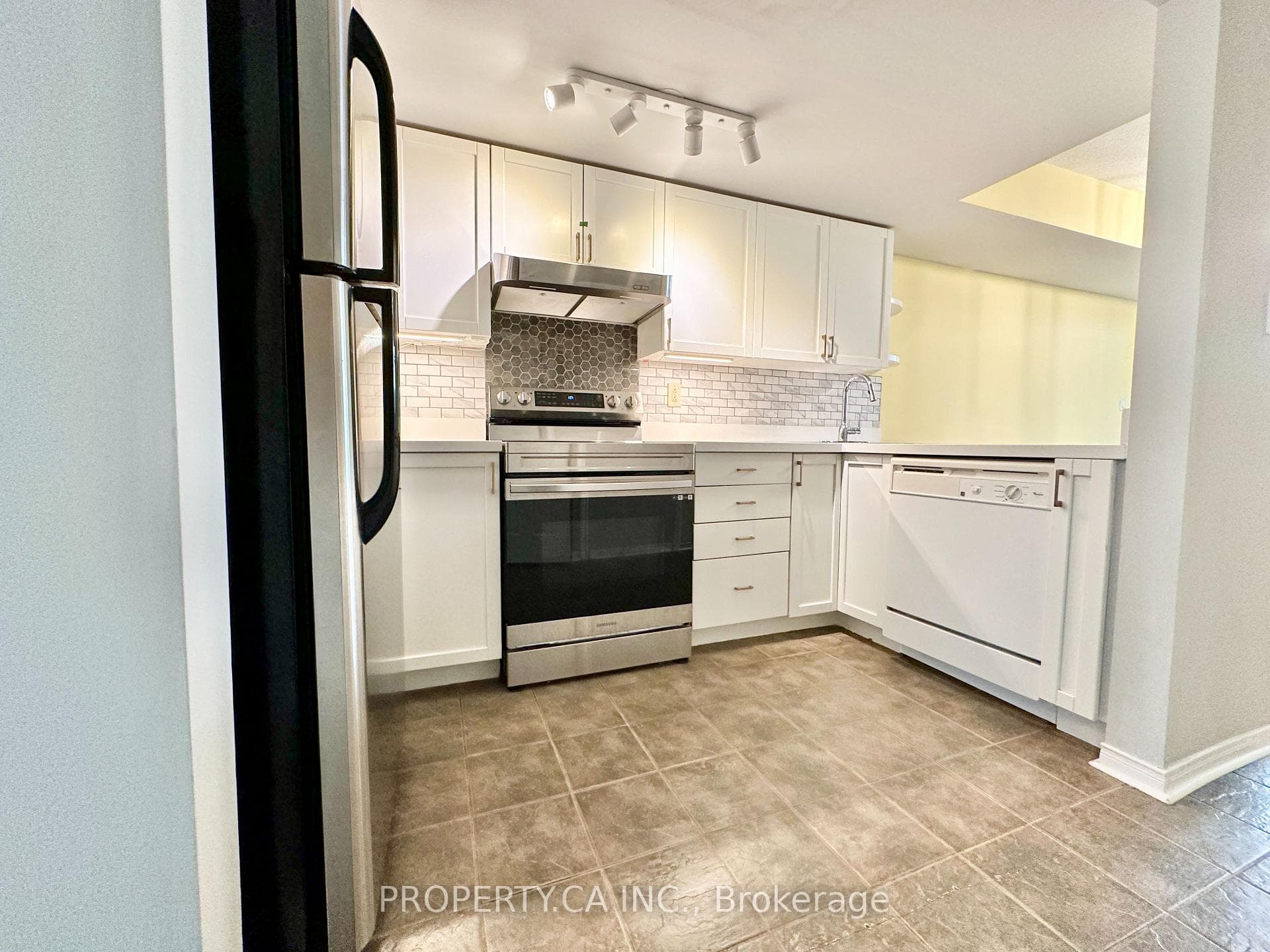 40 Merchant Lane Unit 116 photo 11