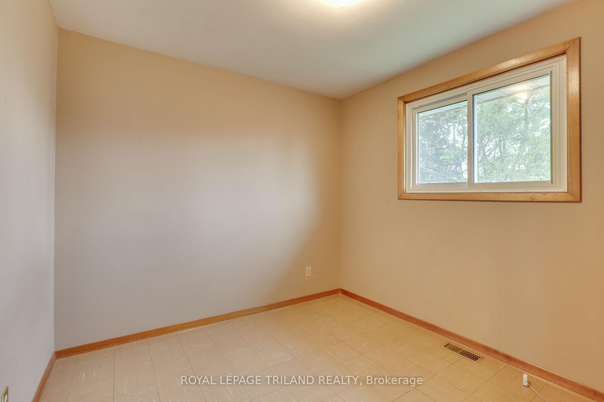 353A Manitoba Street Unit A photo 17