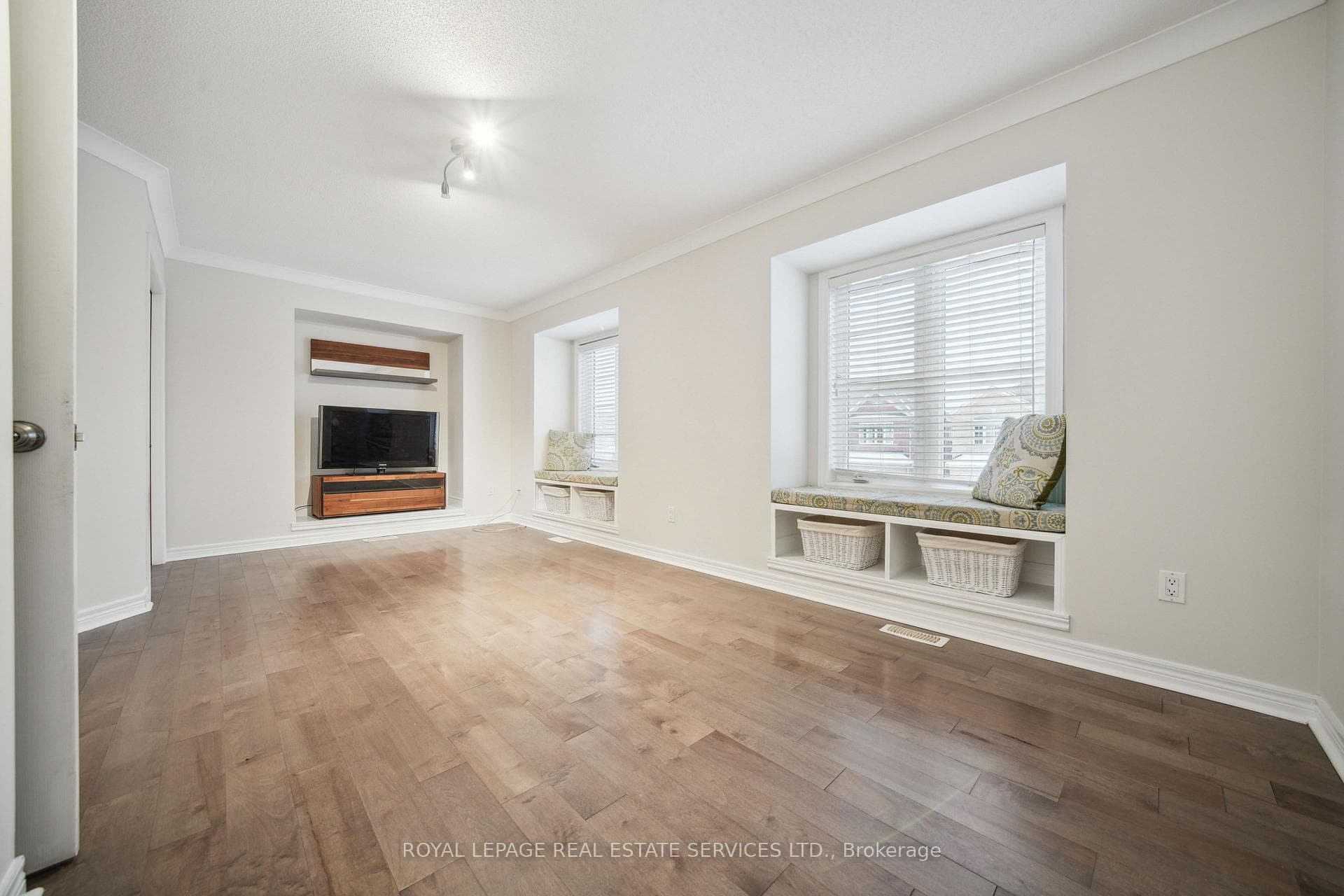 2097 Tovell Drive photo 13