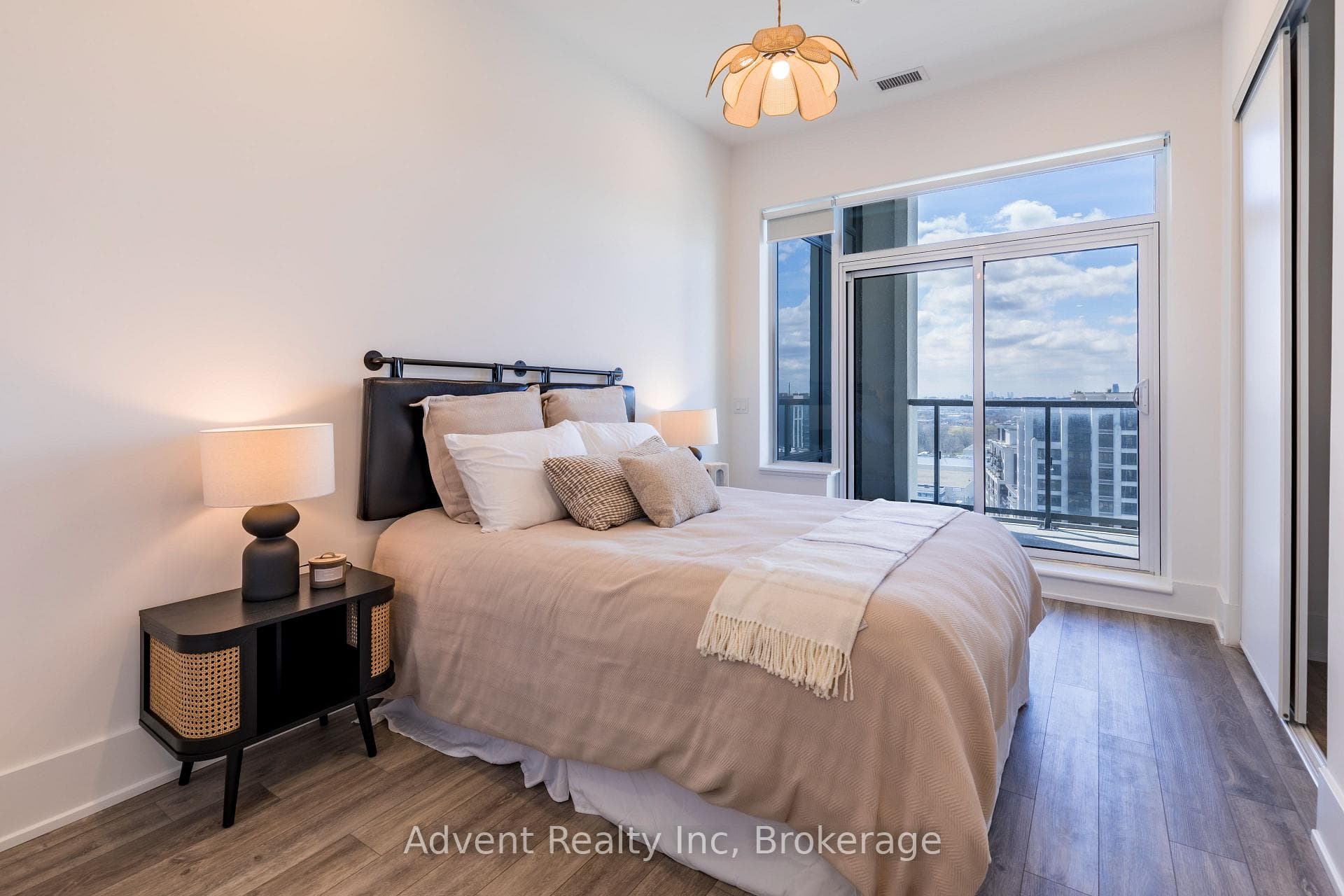 8 Cedarland Drive Unit PH02 photo 9