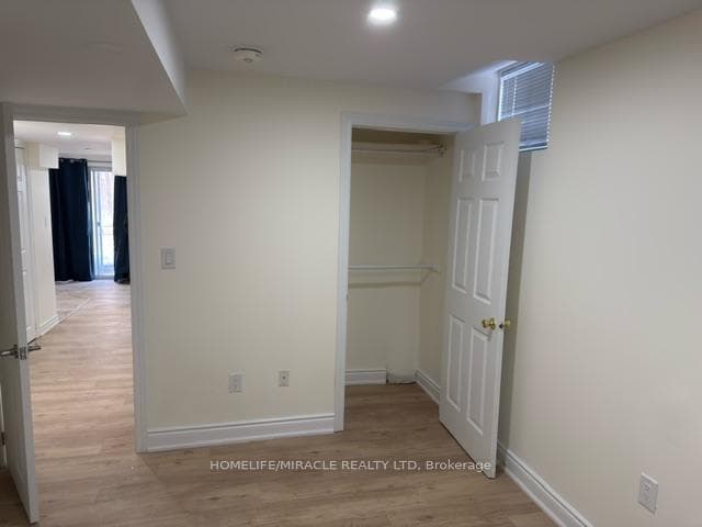 2415 Bankside Drive photo 5