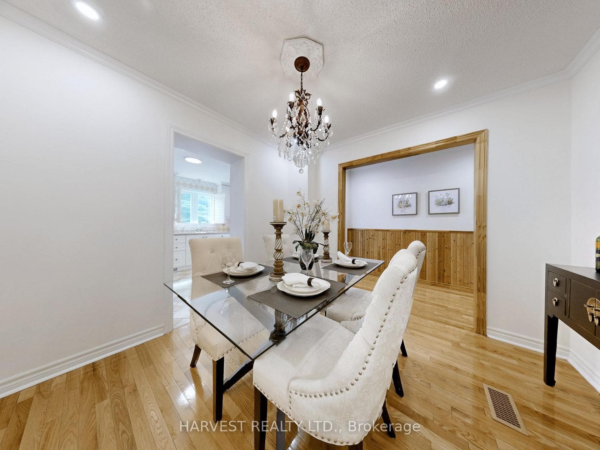 24 Canham Crescent photo 8