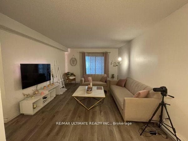 25 College Street Unit 207 photo 2