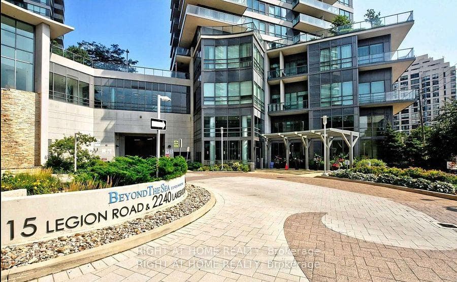 2240 Lake Shore Boulevard Unit 806 photo 1