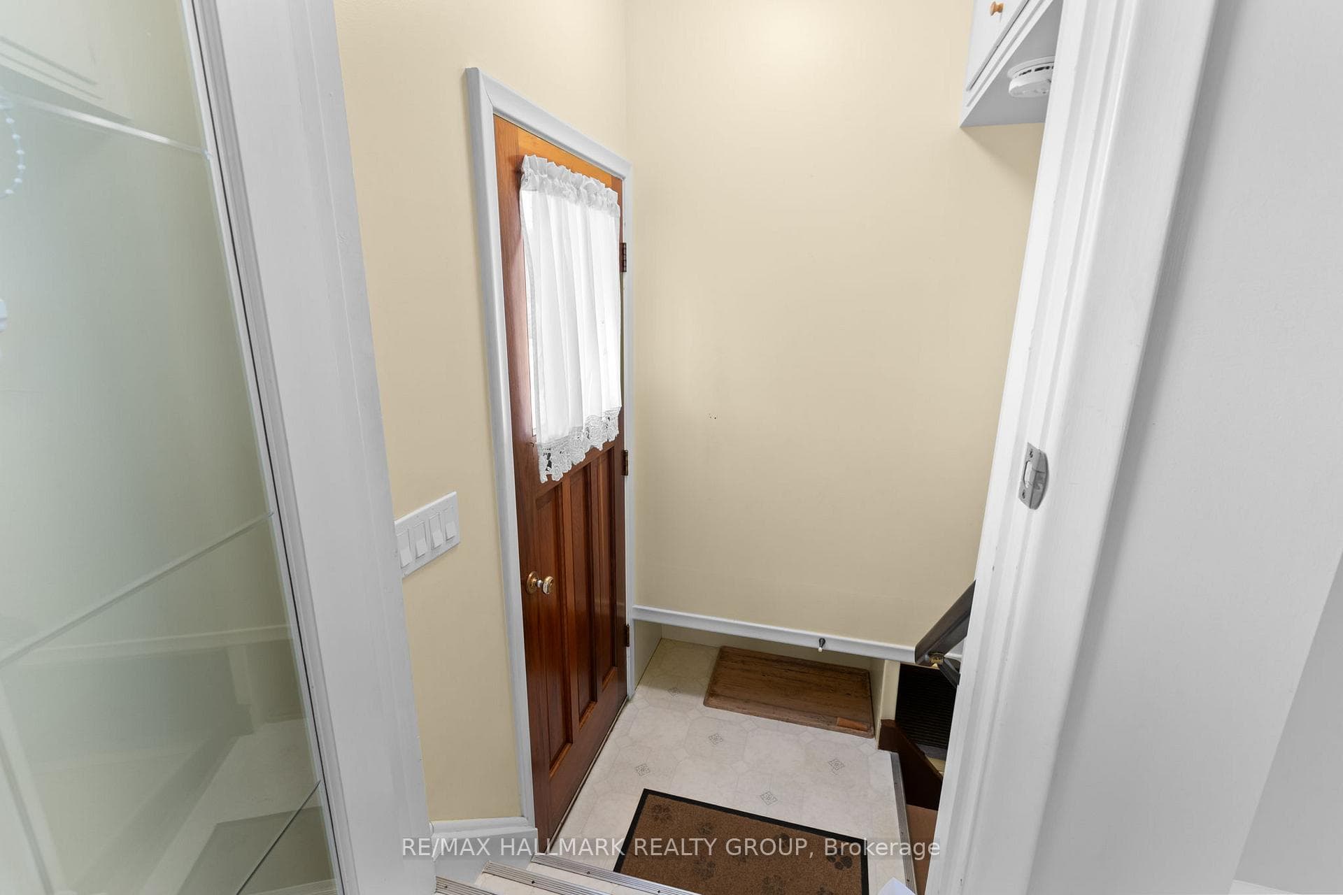 112 Ellis Avenue photo 21