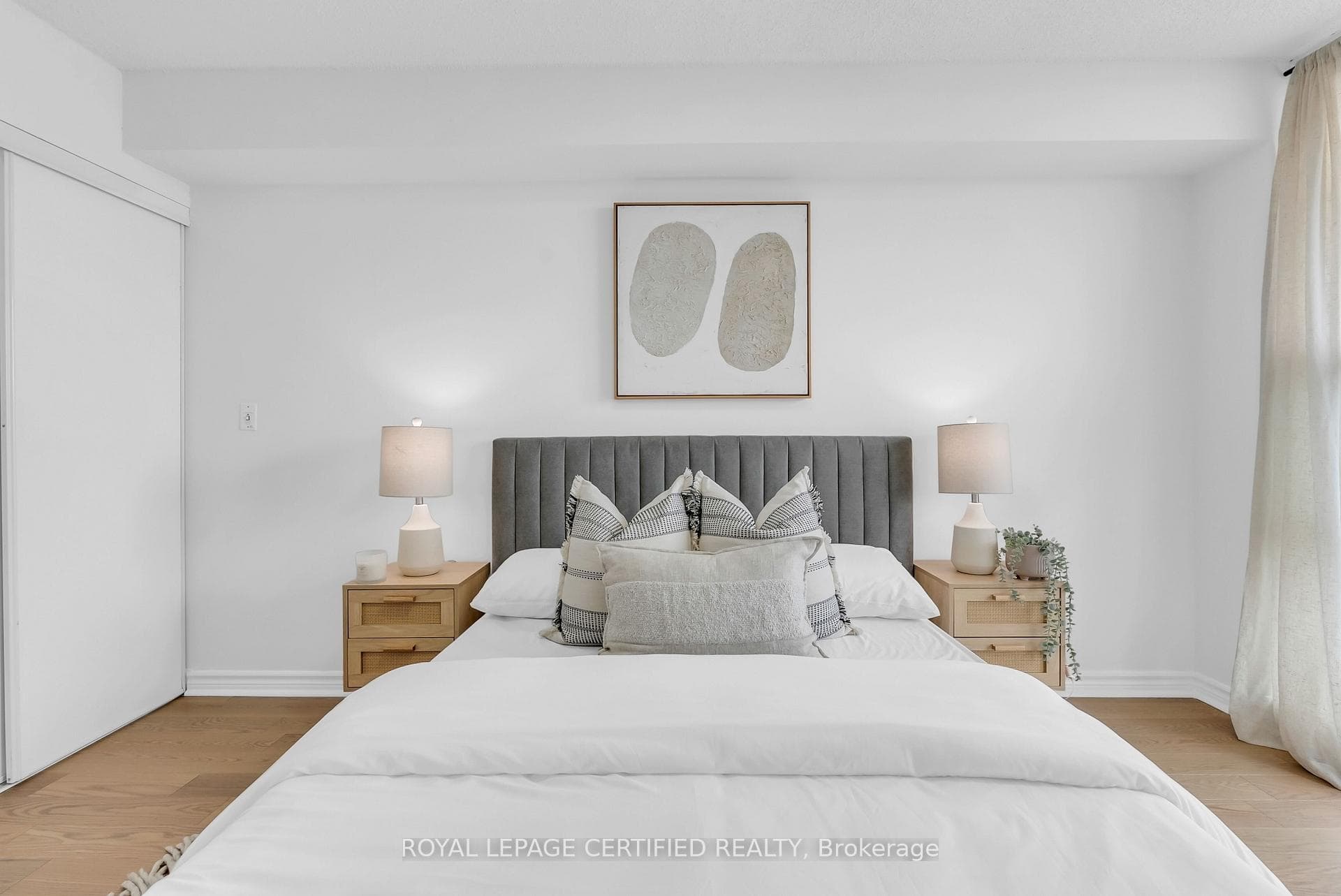 1 Elm Drive Unit 2101 photo 29