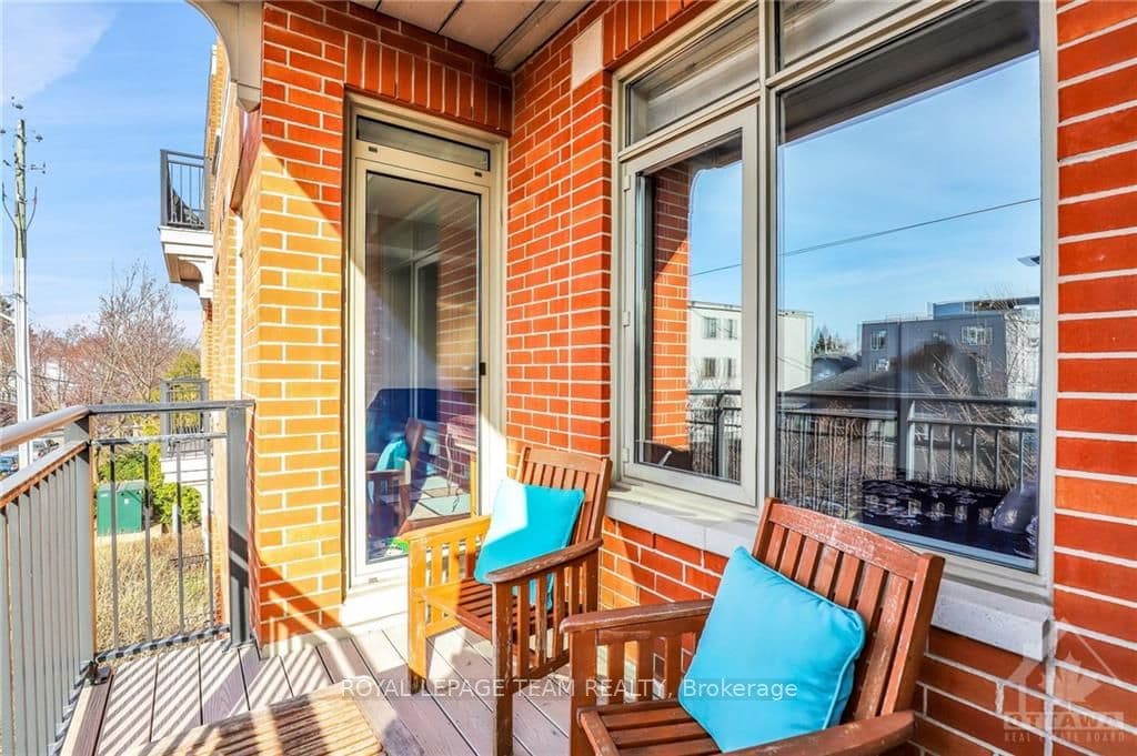 950 MARGUERITE Avenue Unit 210 photo 27