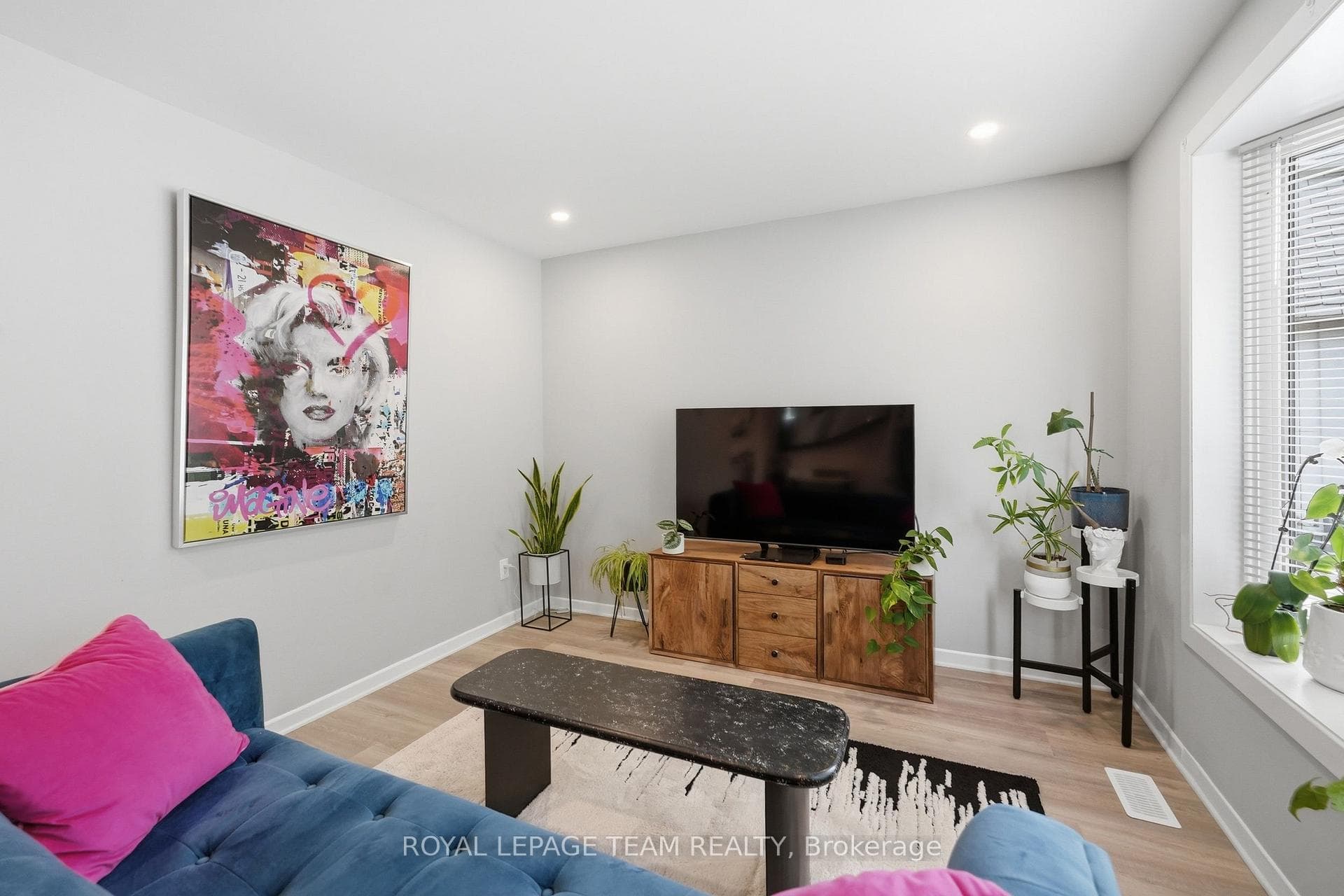 289 Montfort Street photo 11