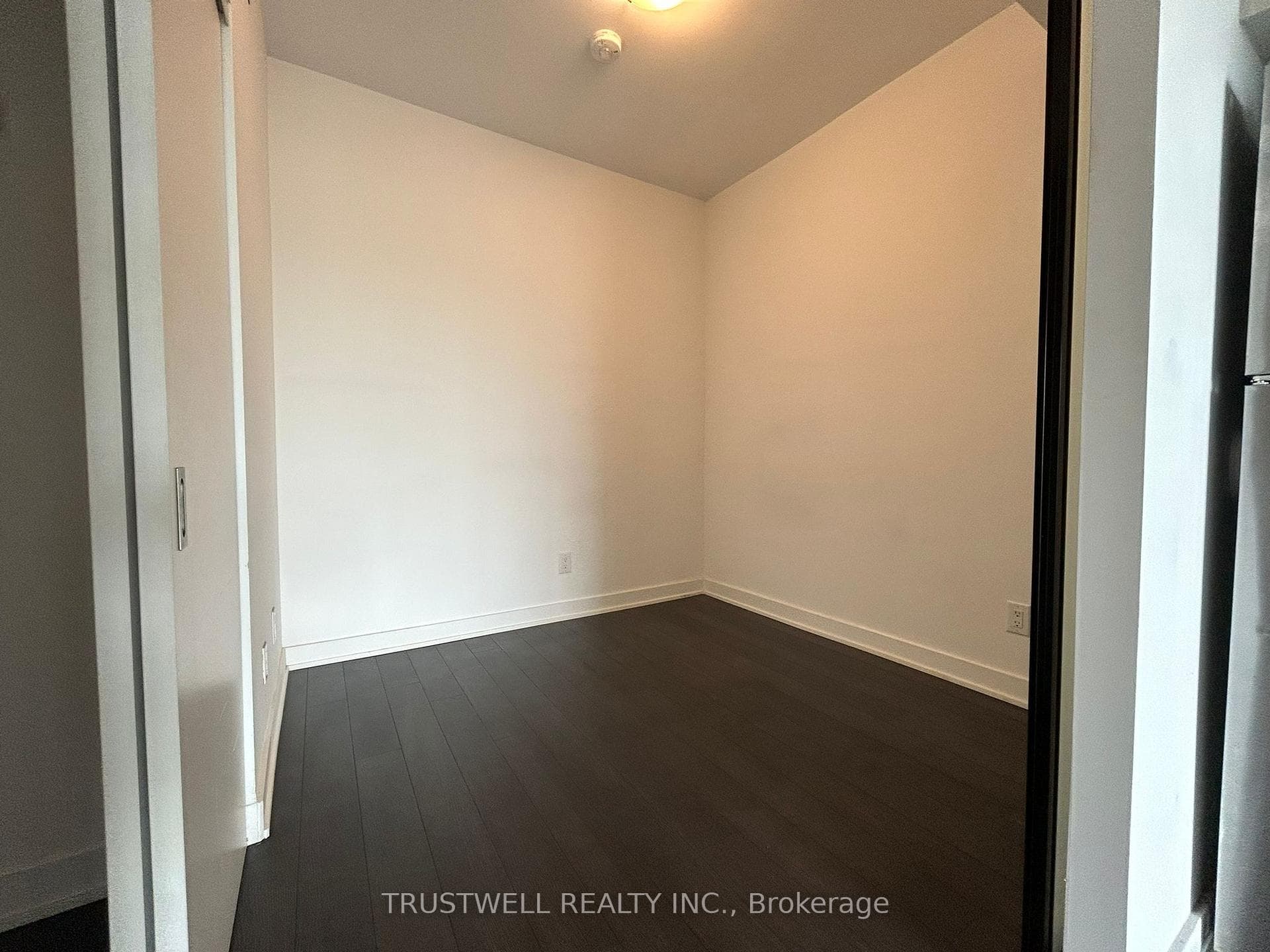 2799 Kingston Road Unit 308 photo 4