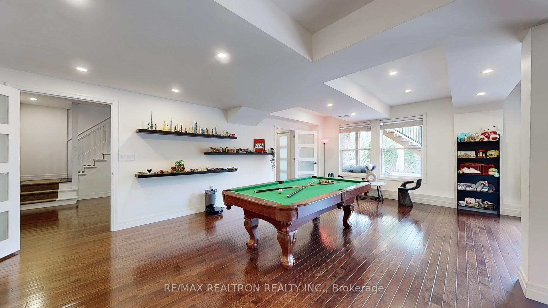 2 Country Heights Drive photo 15
