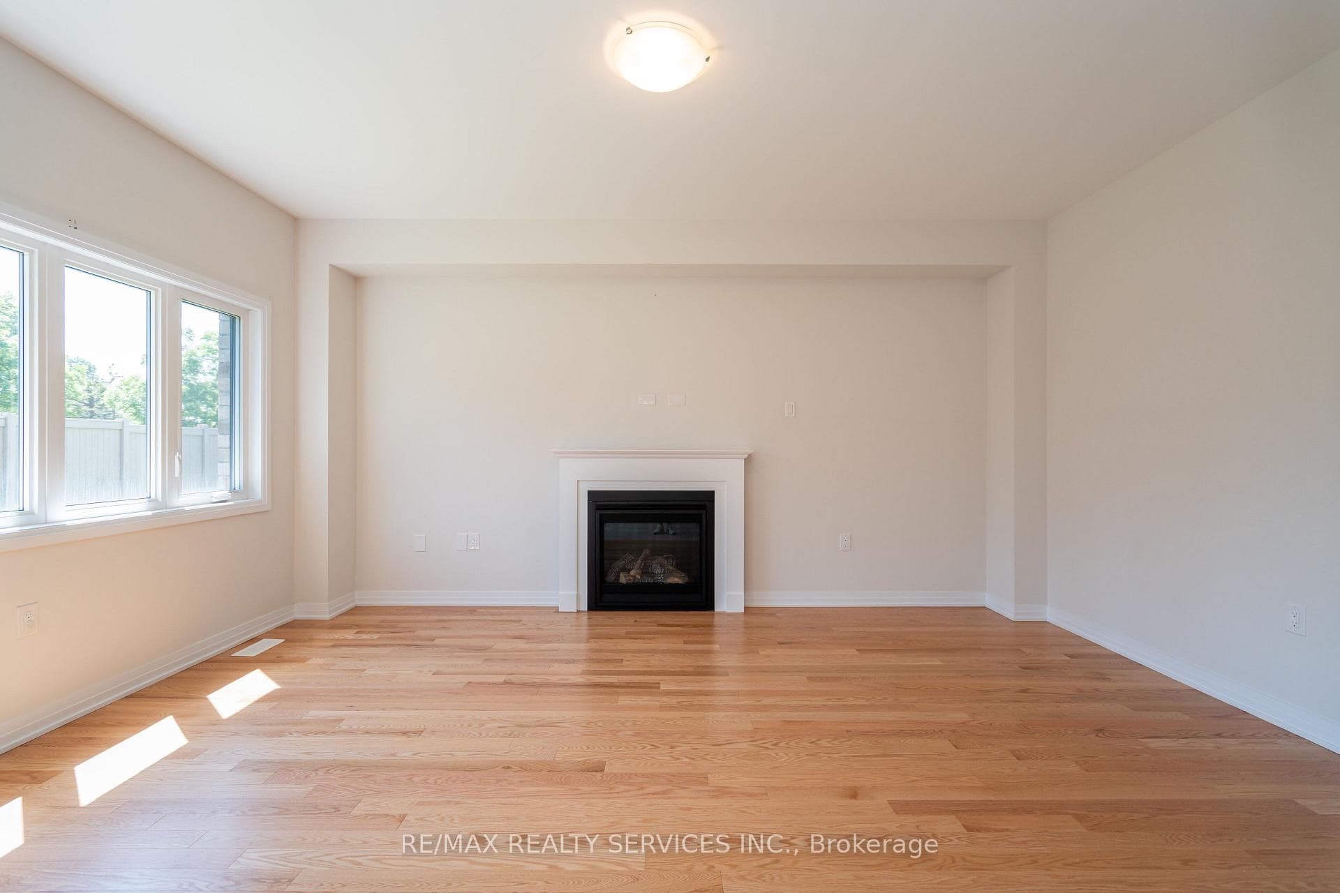 269 dingman Street photo 12