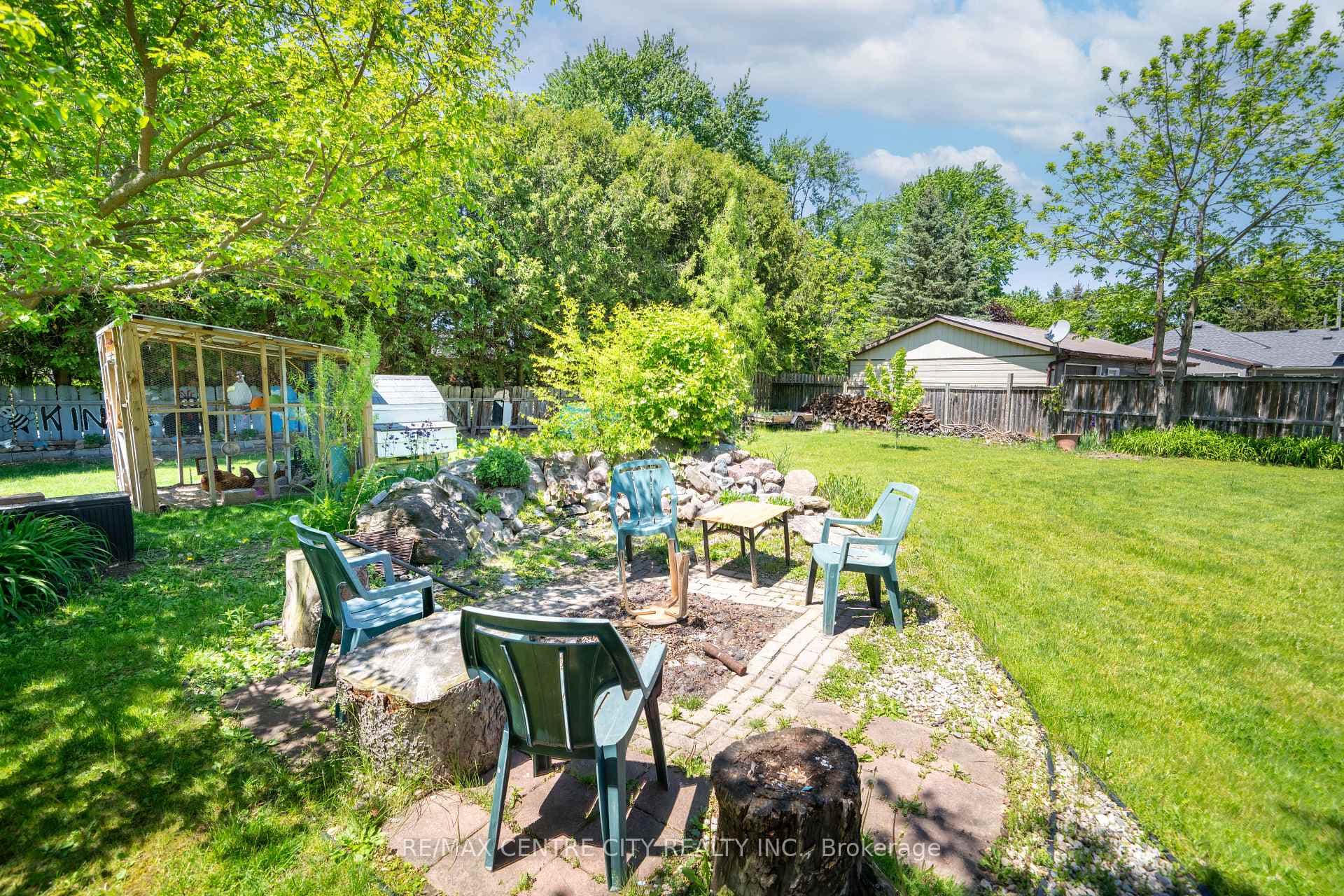 176 Eastman Avenue photo 9