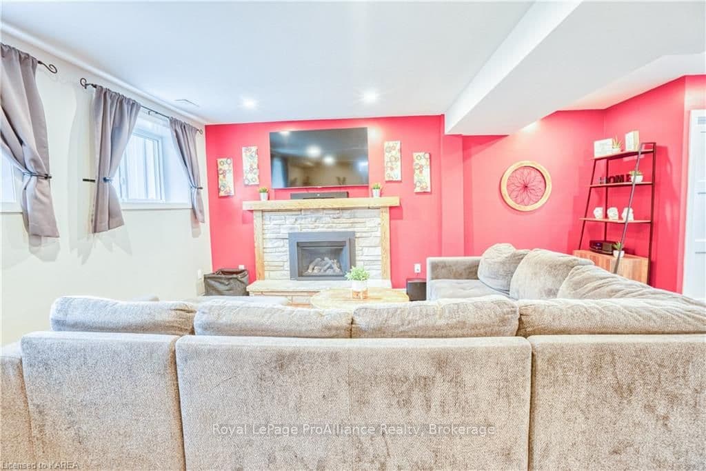336 RENDA Street photo 25