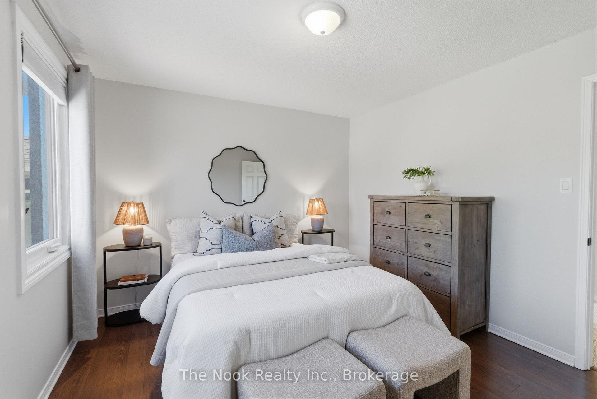 15 Stanford Crescent photo 33