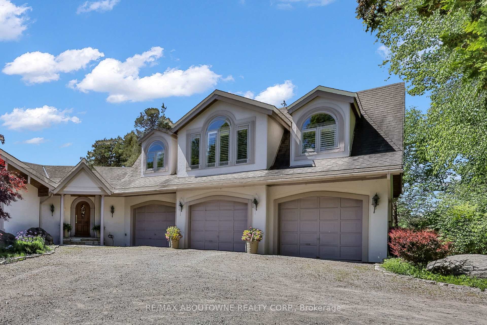 2360 8 Side Road photo 8