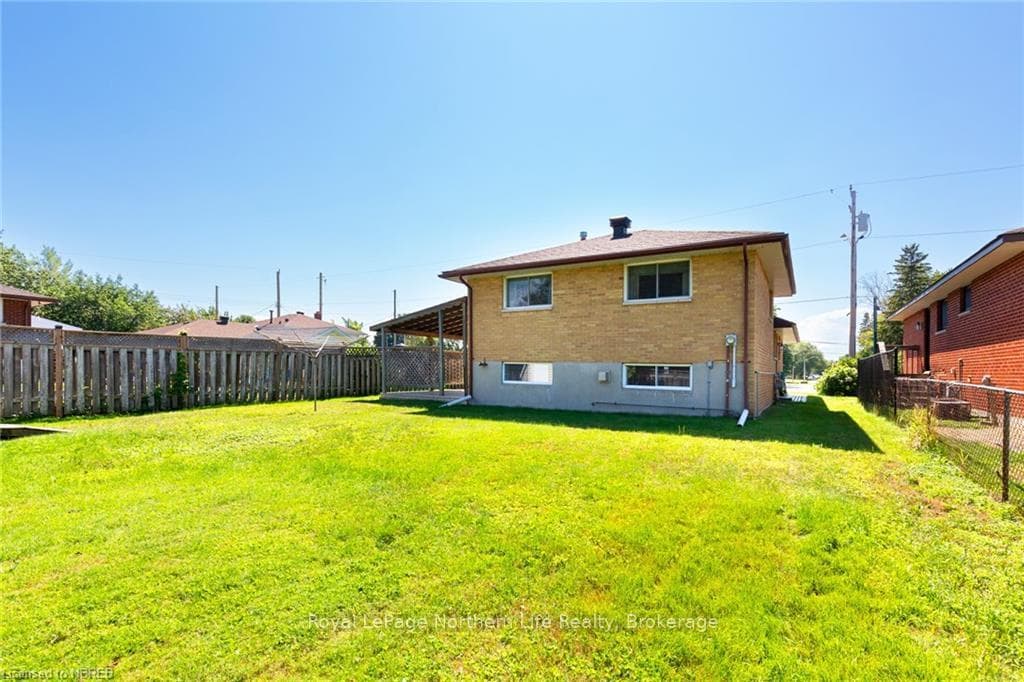 44 STRATHCONA Drive photo 35