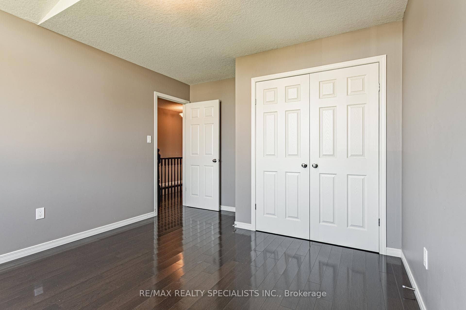 46 WOODHATCH Crescent photo 9