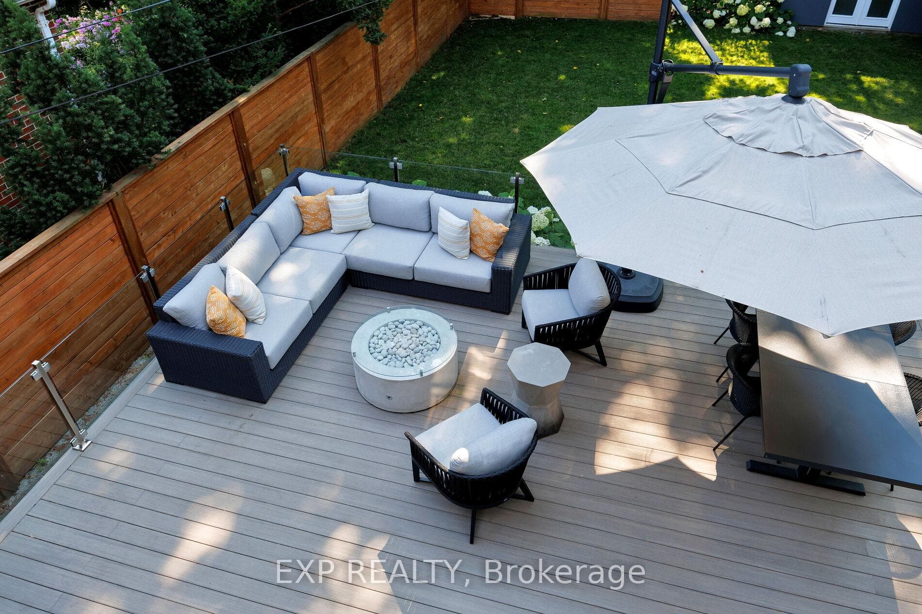 870 Royal York Road photo 27