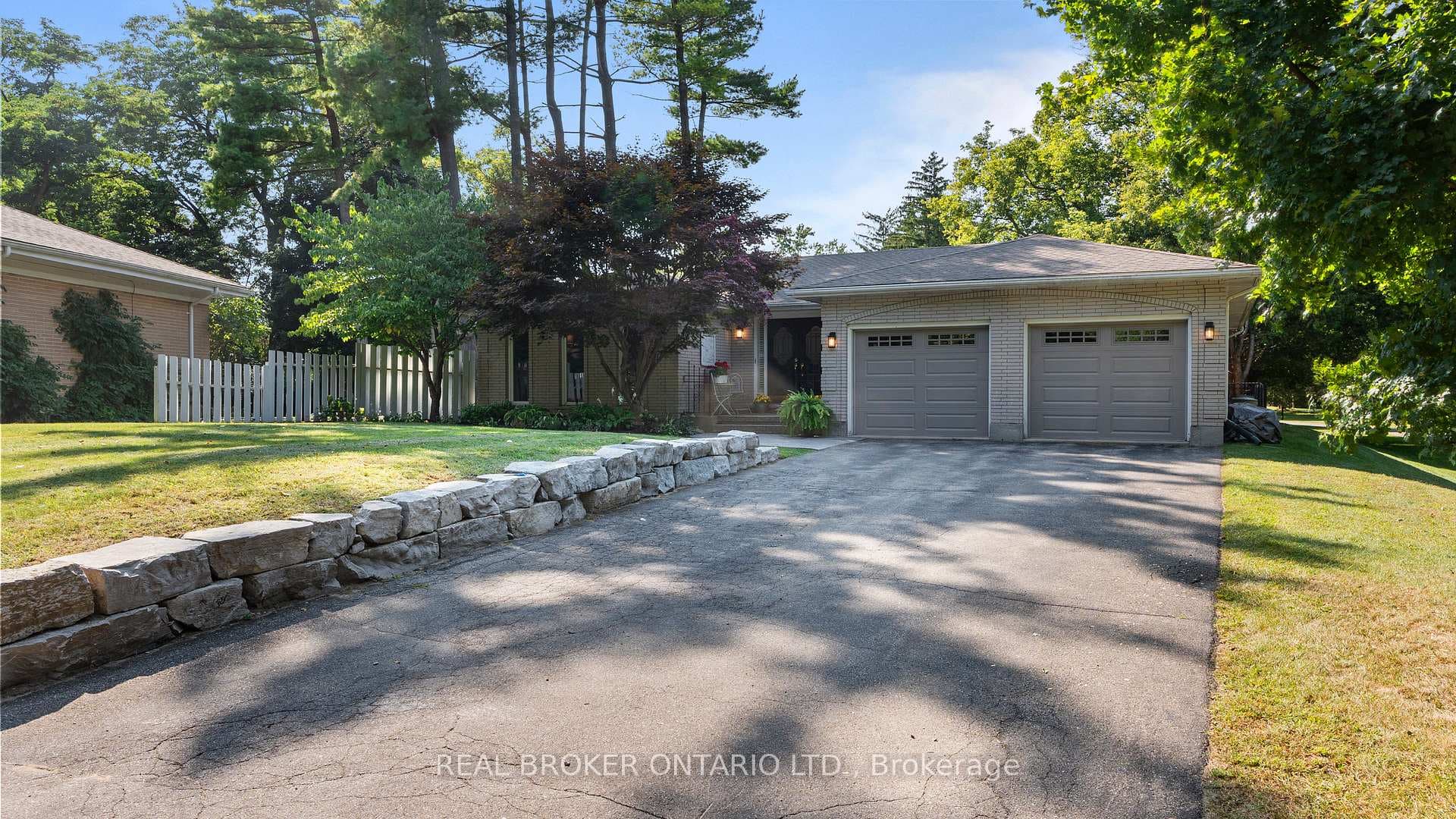 14 Pinewood Drive photo 2