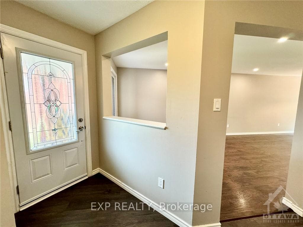 95 LANGSTROM Crescent photo 4