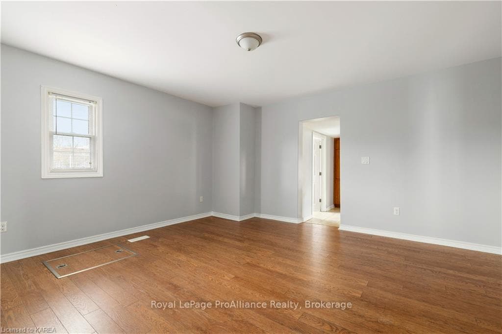 608 BAGOT Street photo 19