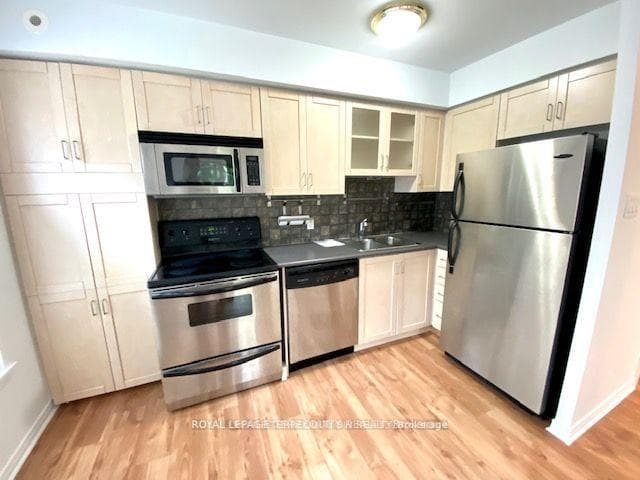 46 Western Battery Road Unit 822 photo 6