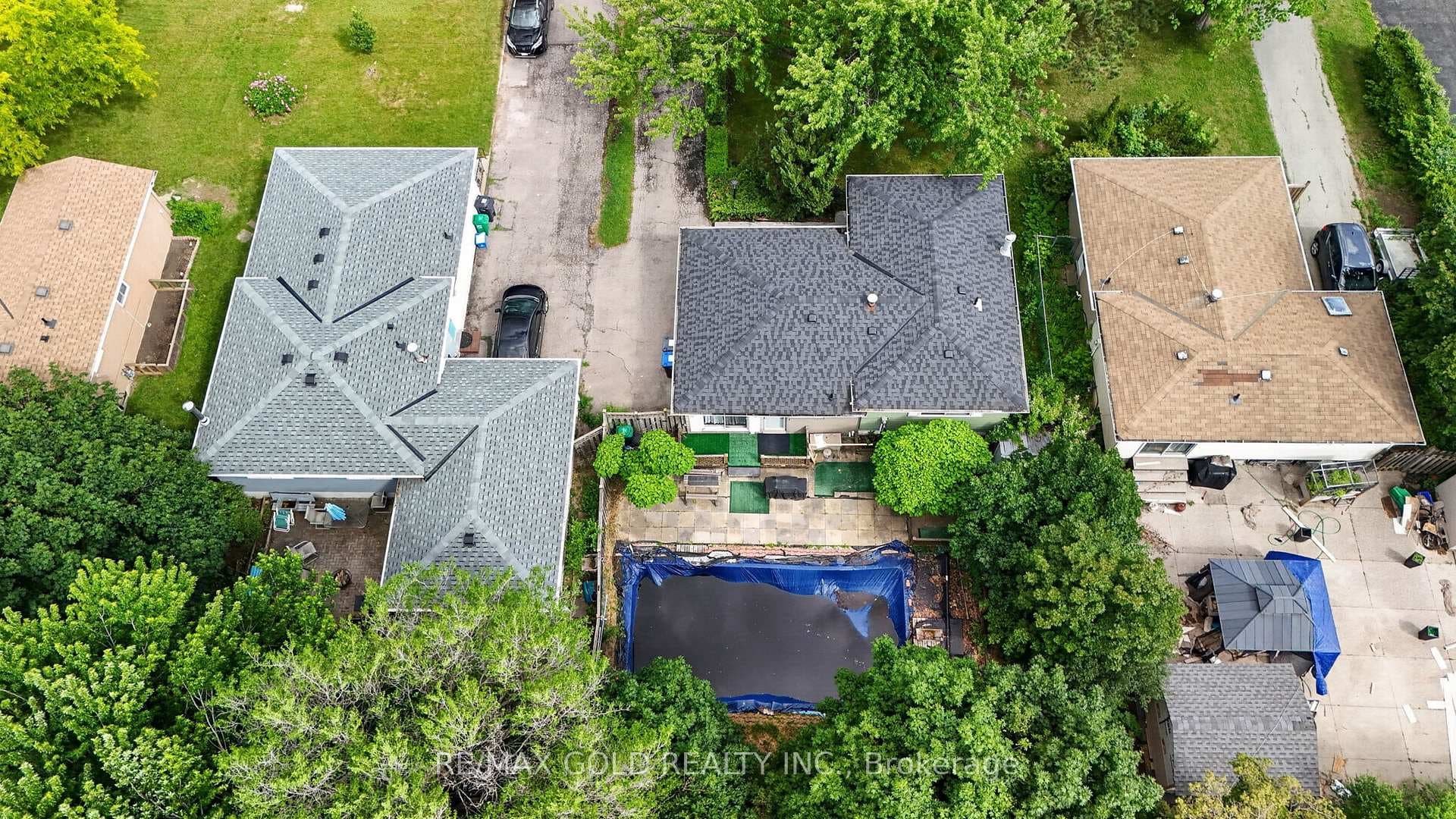 129 Folkstone Crescent photo 44