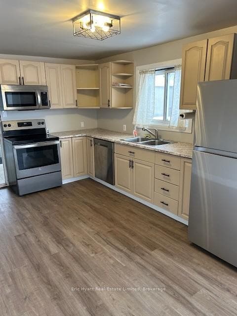 312 Lansdowne Avenue photo 5