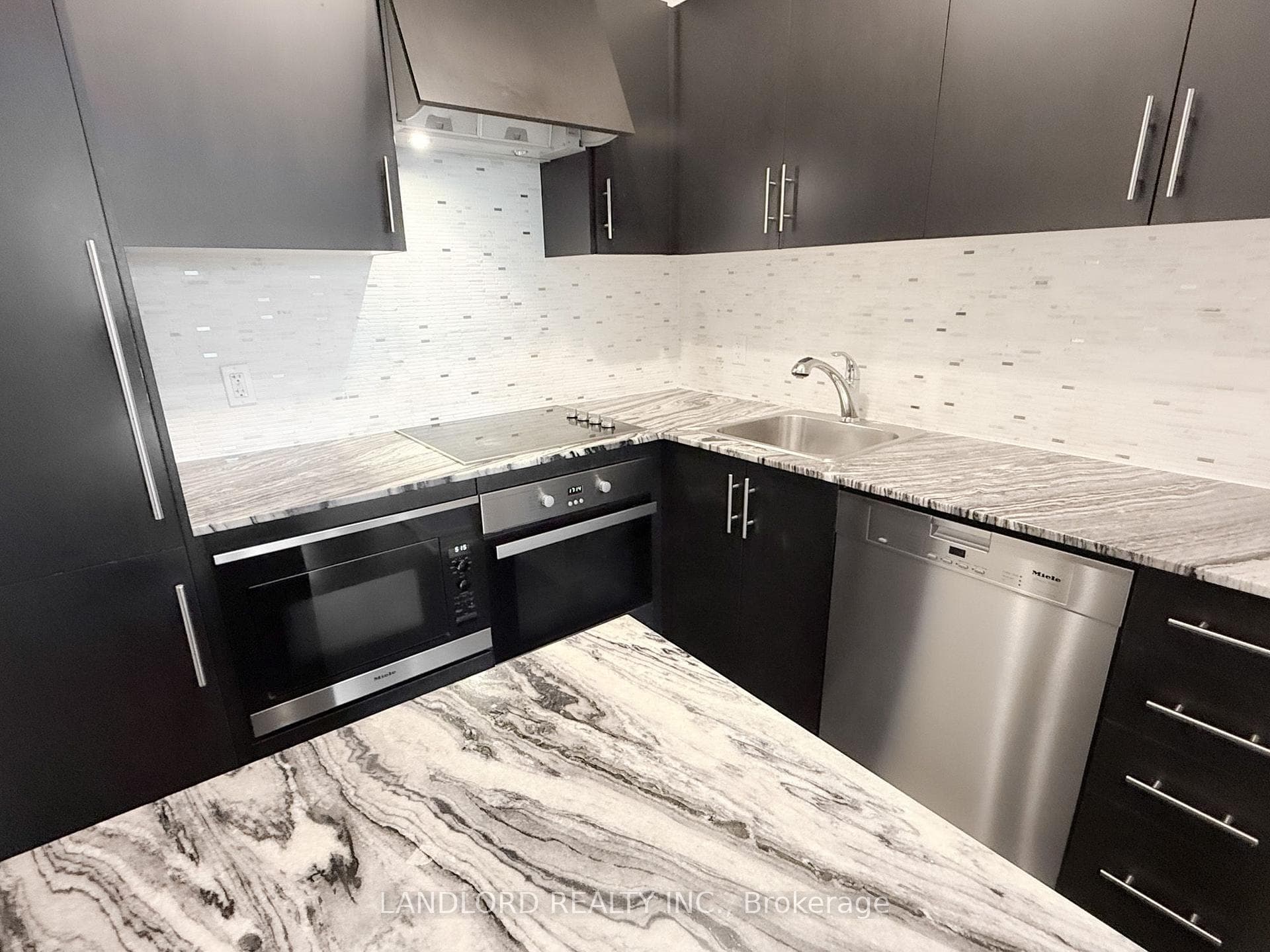 23 Glebe Road Unit 521 photo 4