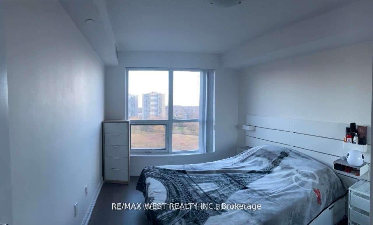 255 Village Green Square Unit 1008 photo 19