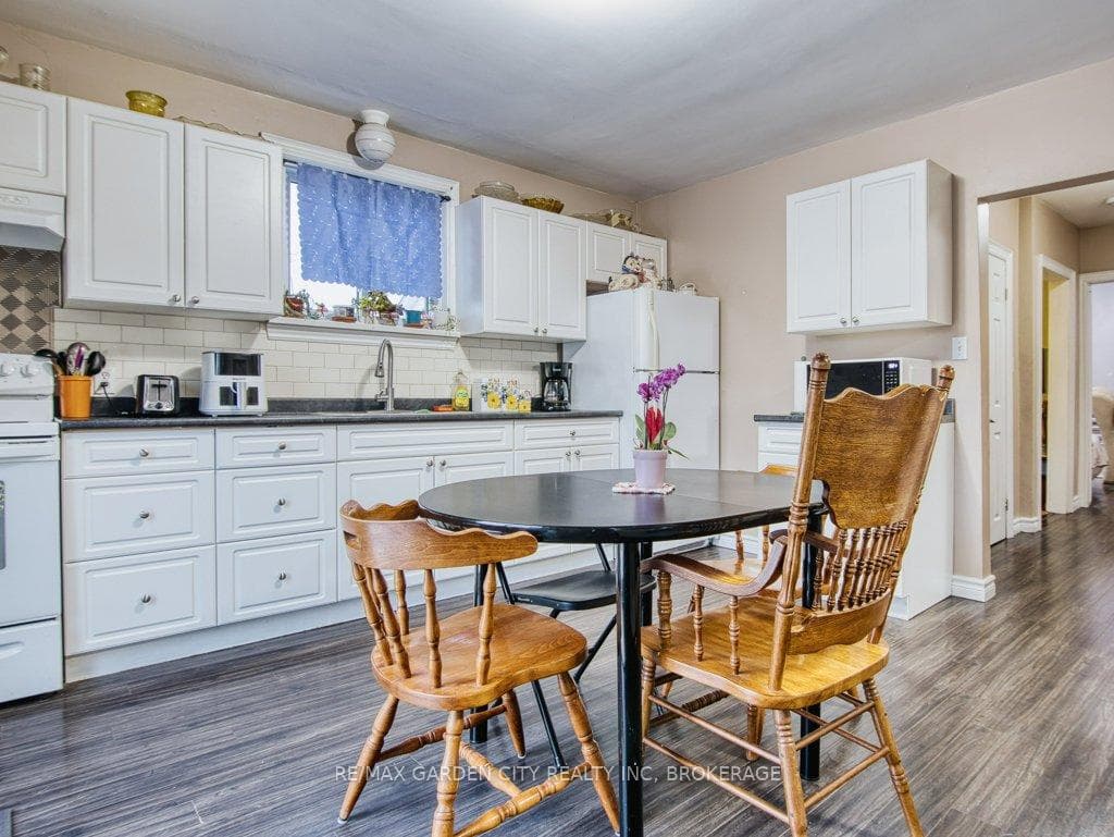 28 Charles Avenue photo 28