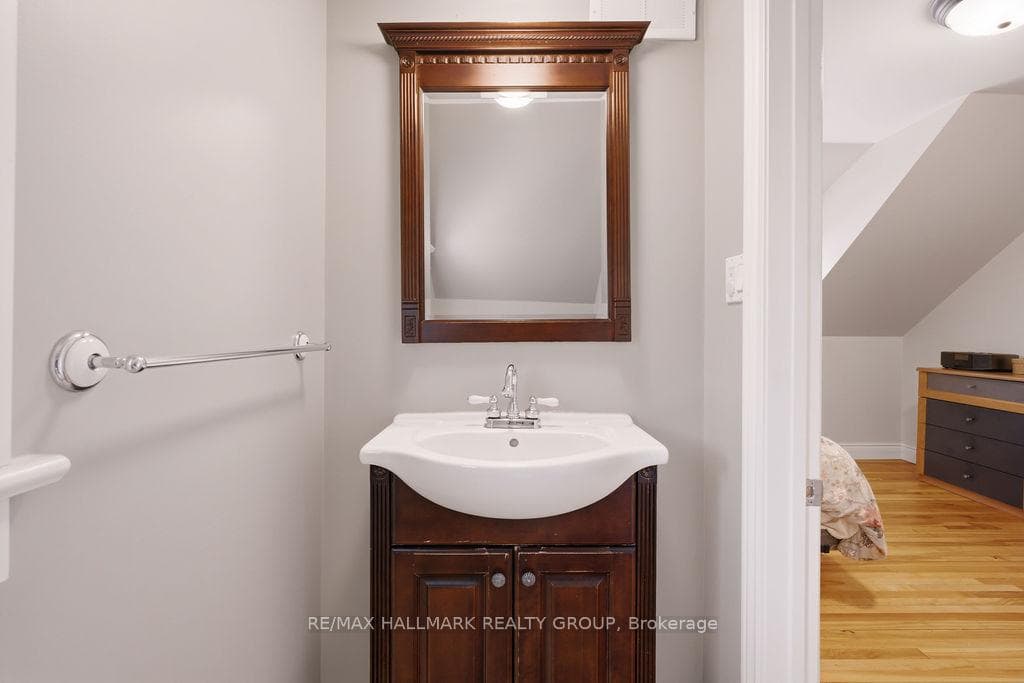 94 Marlborough Avenue photo 29