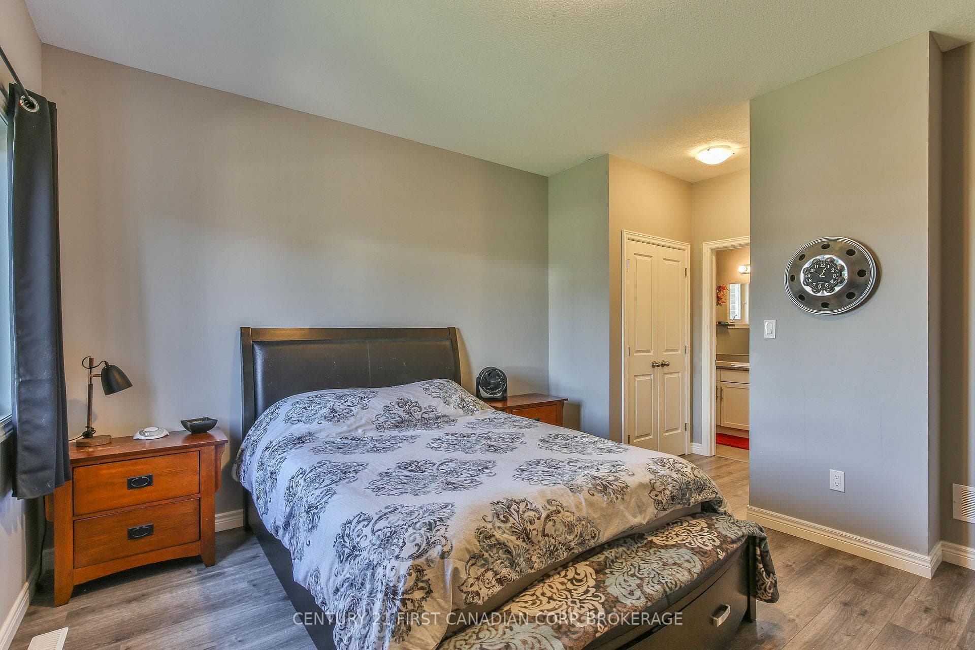 283 Boyd Boulevard photo 17