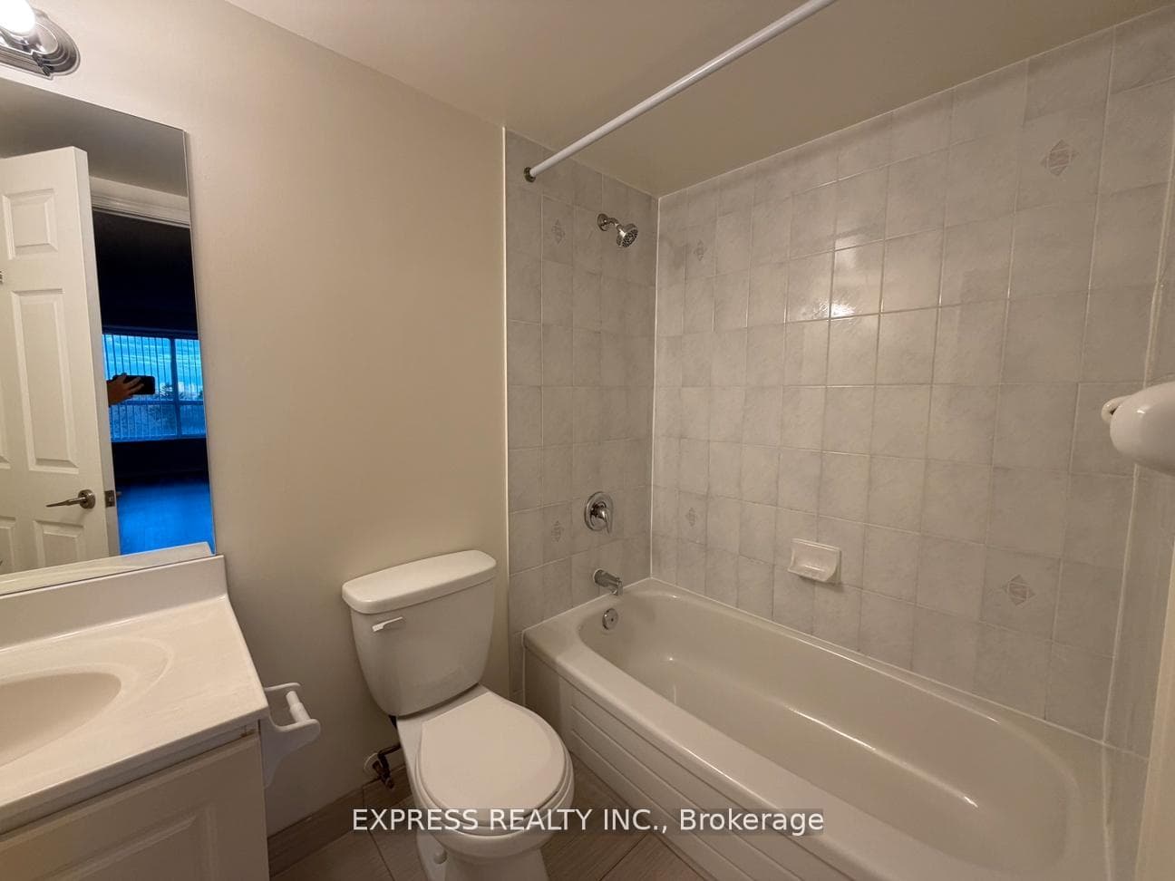 39 Pemberton Avenue Unit 710 photo 11