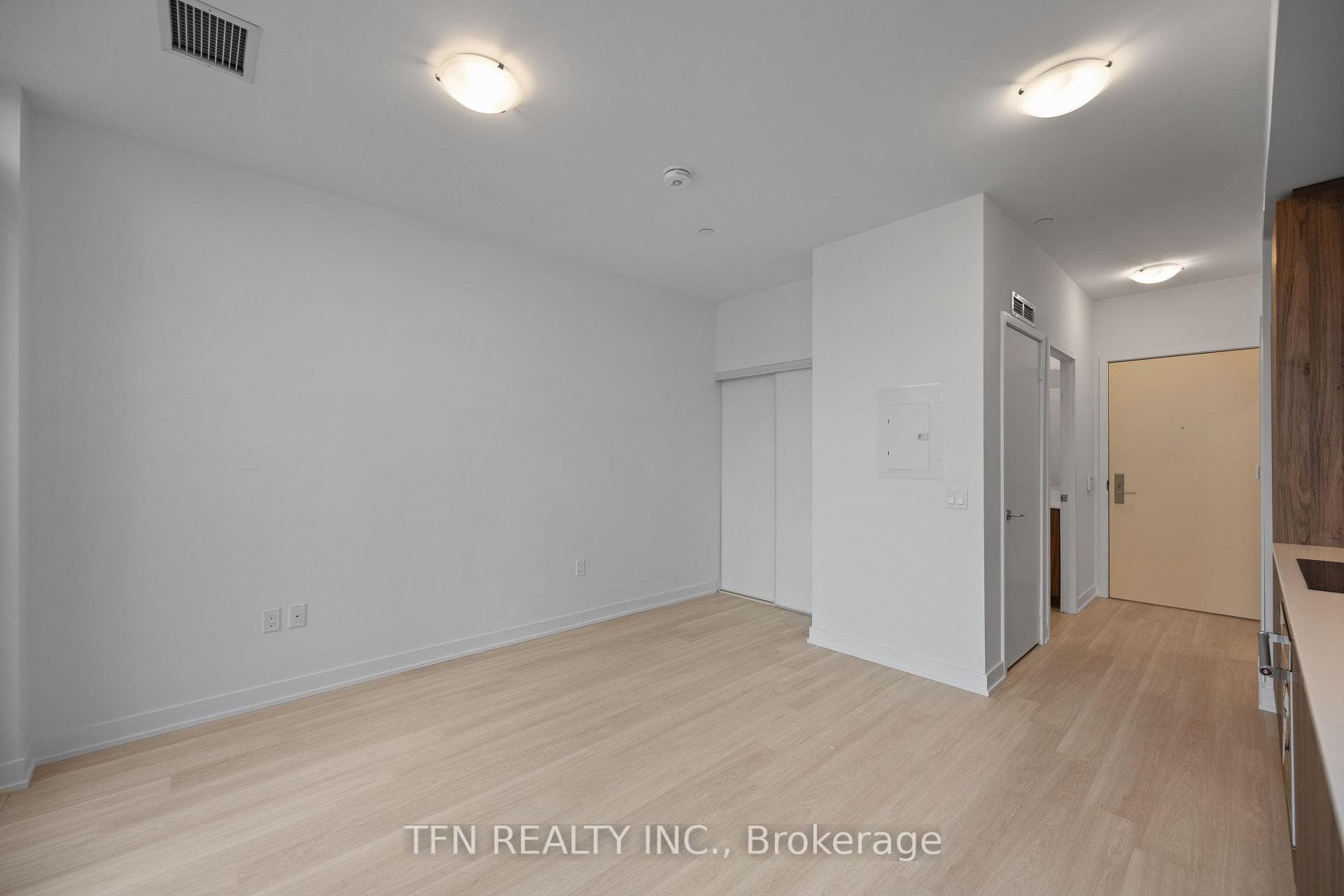 15 Richardson Street Unit 504 photo 4