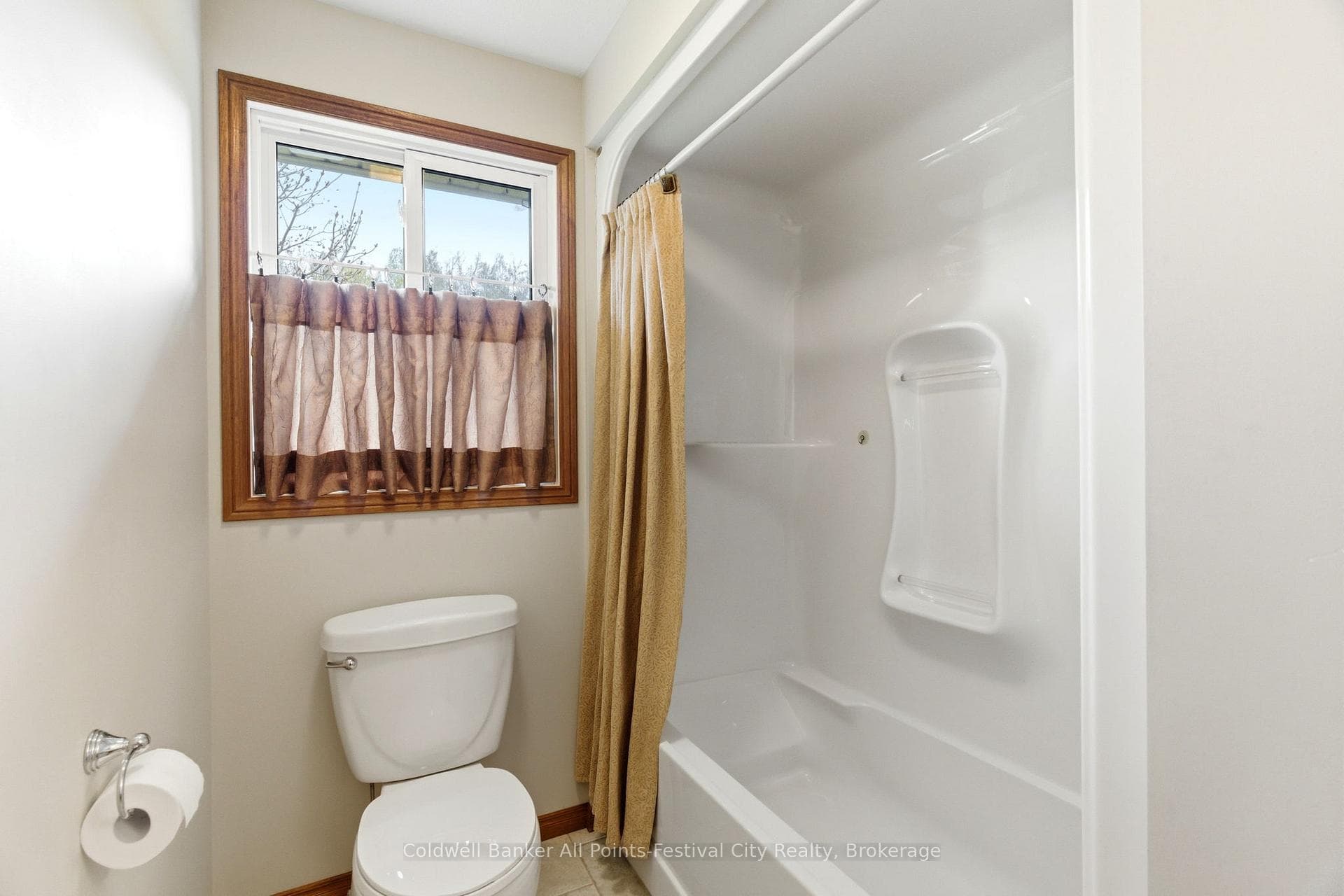 55 Park Lane photo 20