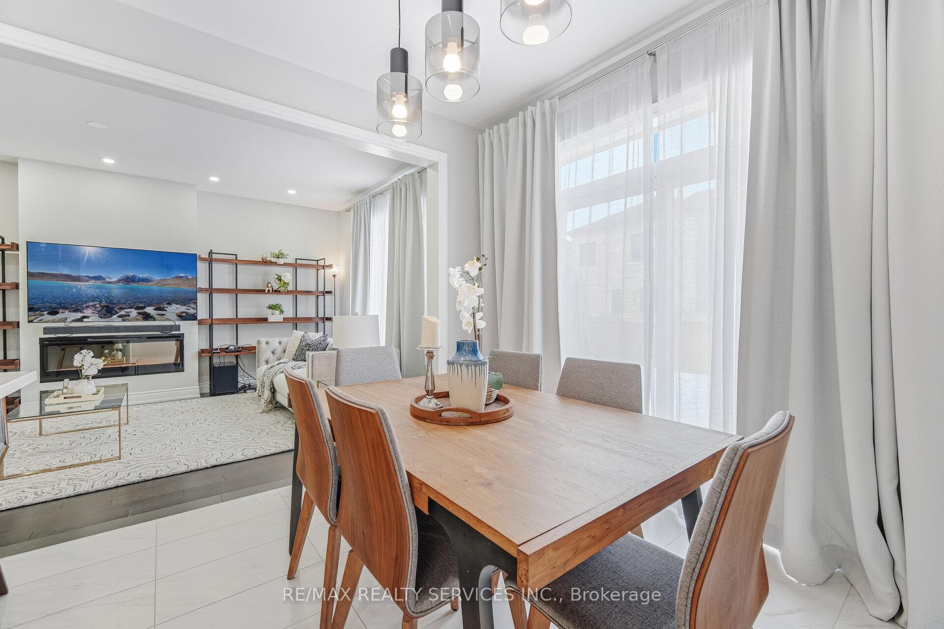356 clockwork Drive photo 18