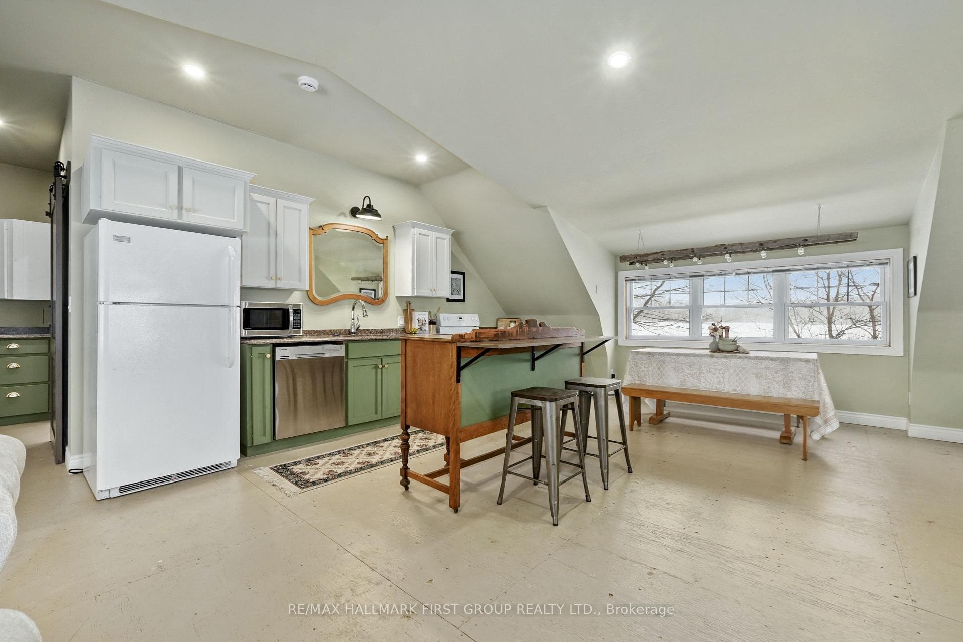 500 Honey Road photo 38