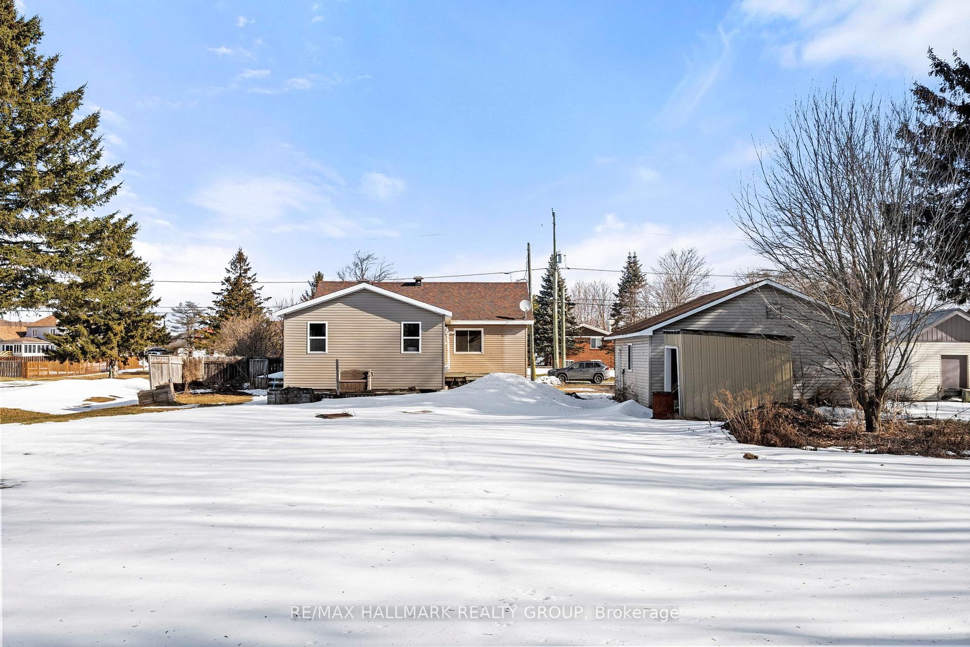 146 Ottawa Street photo 36